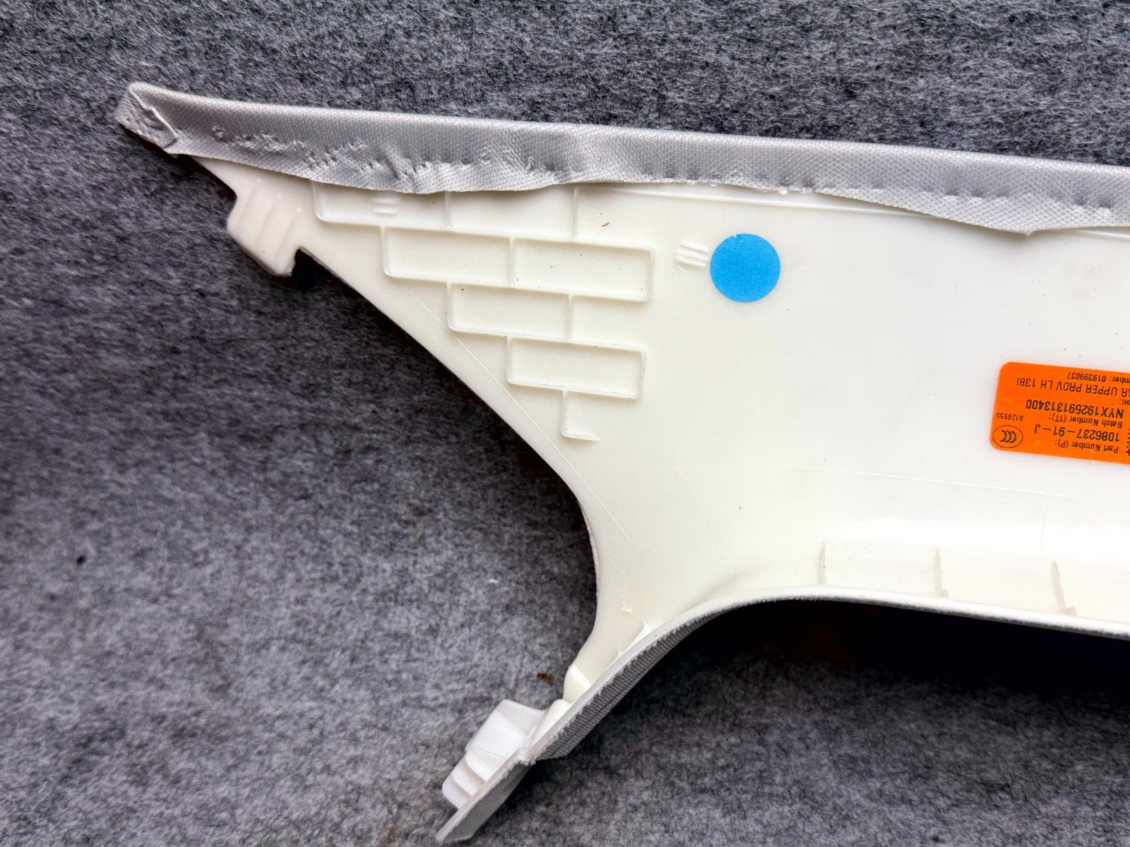♦️17-23 TESLA MODEL 3 FRONT LEFT SIDE A PILLAR TRIM COVER PANEL OEM 1086237-91-J