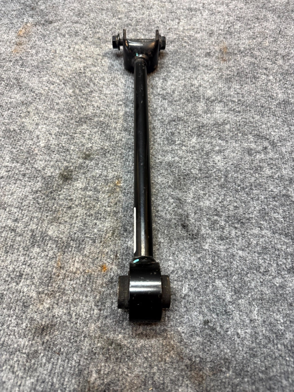 2020 - 2024 TESLA MODEL Y REAR RIGHT / LEFT LOWER CONTROL ARM OEM, 1044441-00-F