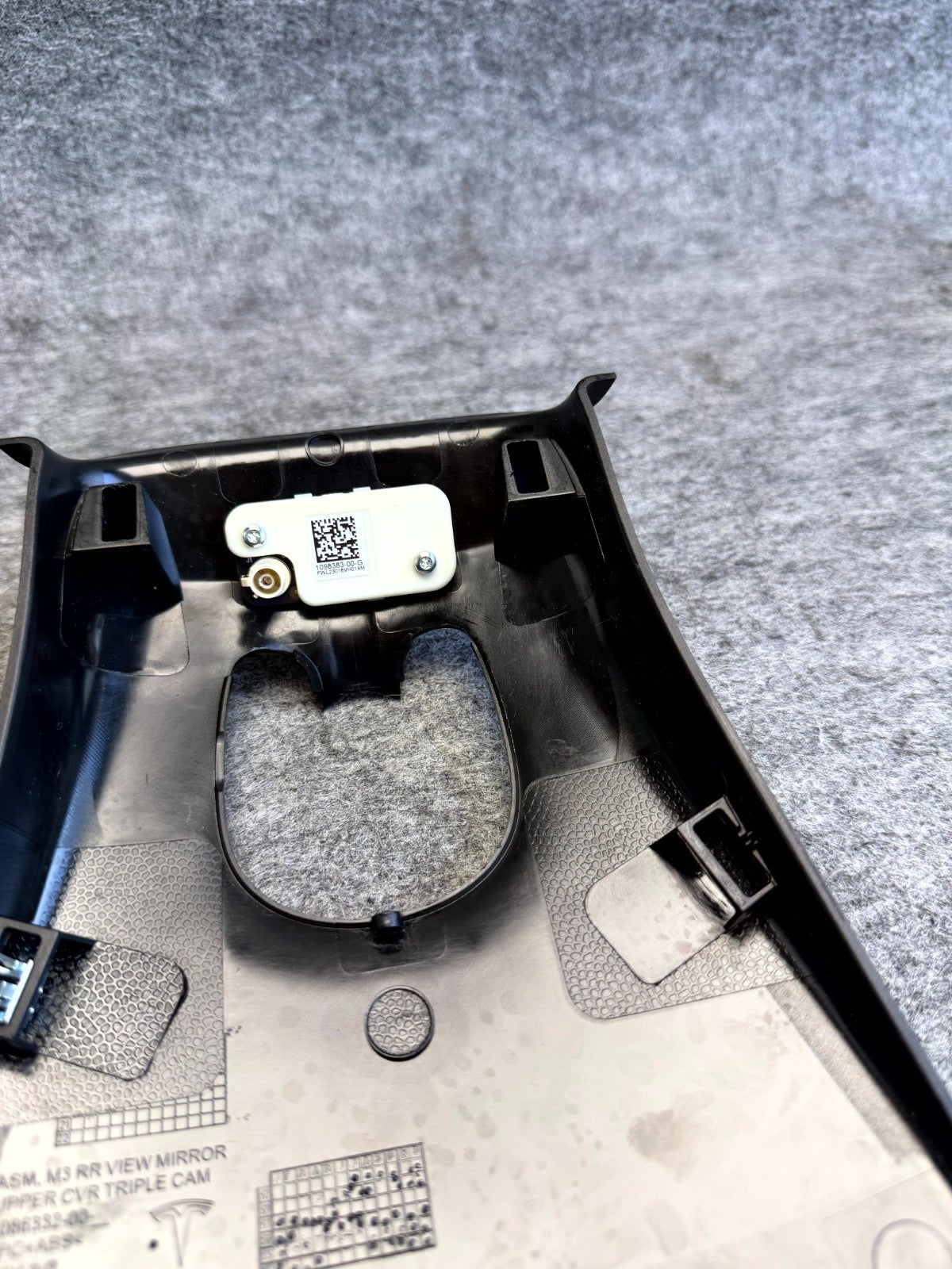 ♦️2017 - 2023 TESLA MODEL 3 INTERIOR REAR VIEW CAMERA COVER TRIM OEM, 1098383-00