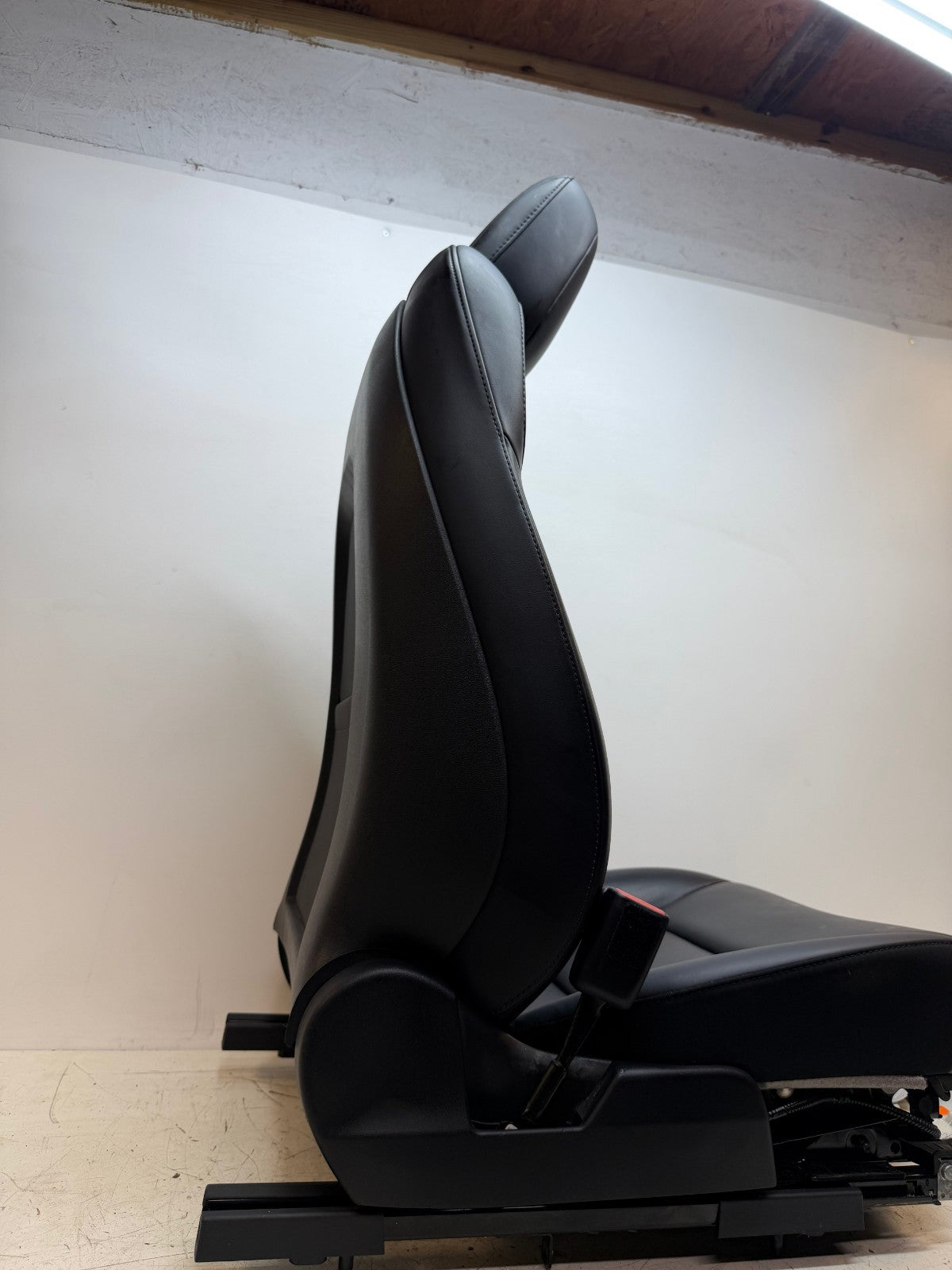 2017-2023 Tesla Model 3 Front Left Driver Side 1st Row Seat Black 1456942-00-E