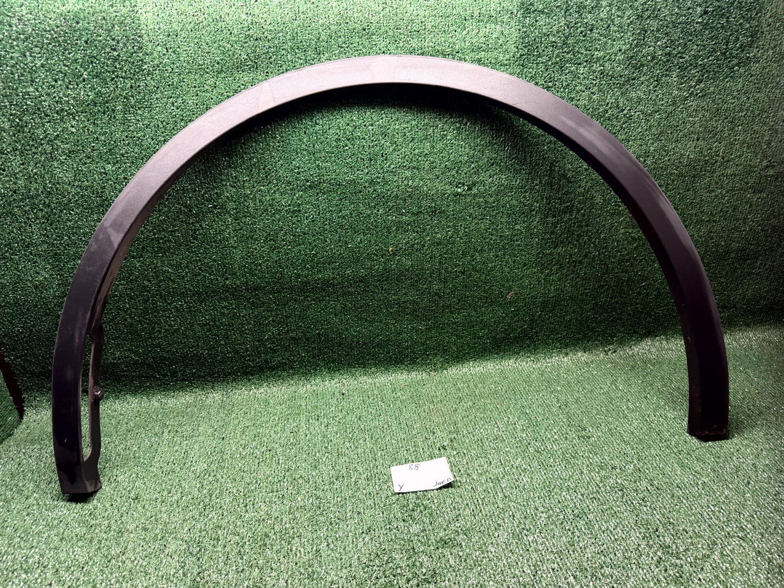 ♦️2020 - 2024 TESLA MODEL Y FRONT LEFT SIDE WHEEL FLARE GARNISH OEM 1494161-00-B