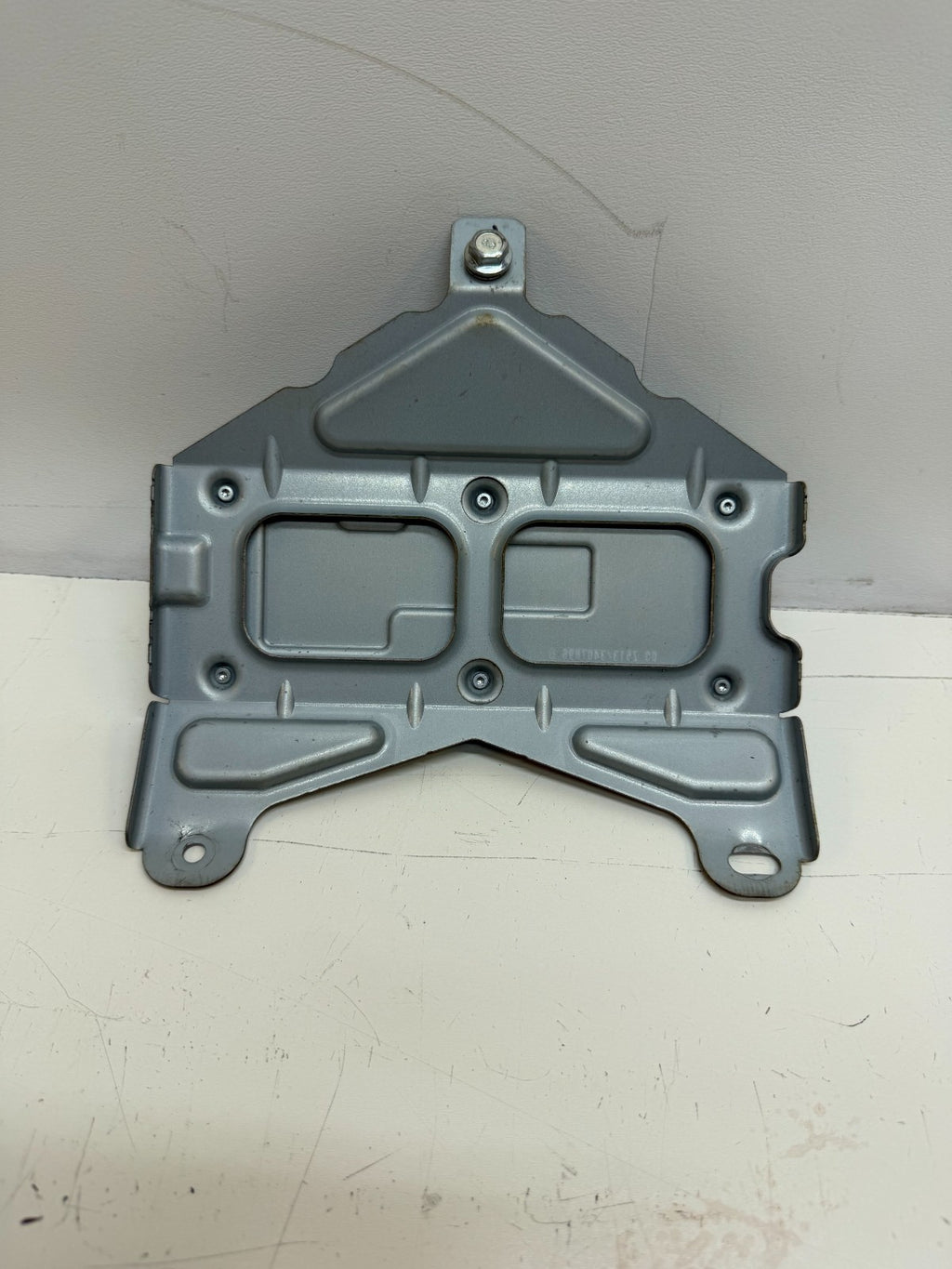 2020-2023 TESLA MODEL Y RADIO RECEIVER MODULE 1527974-00-D