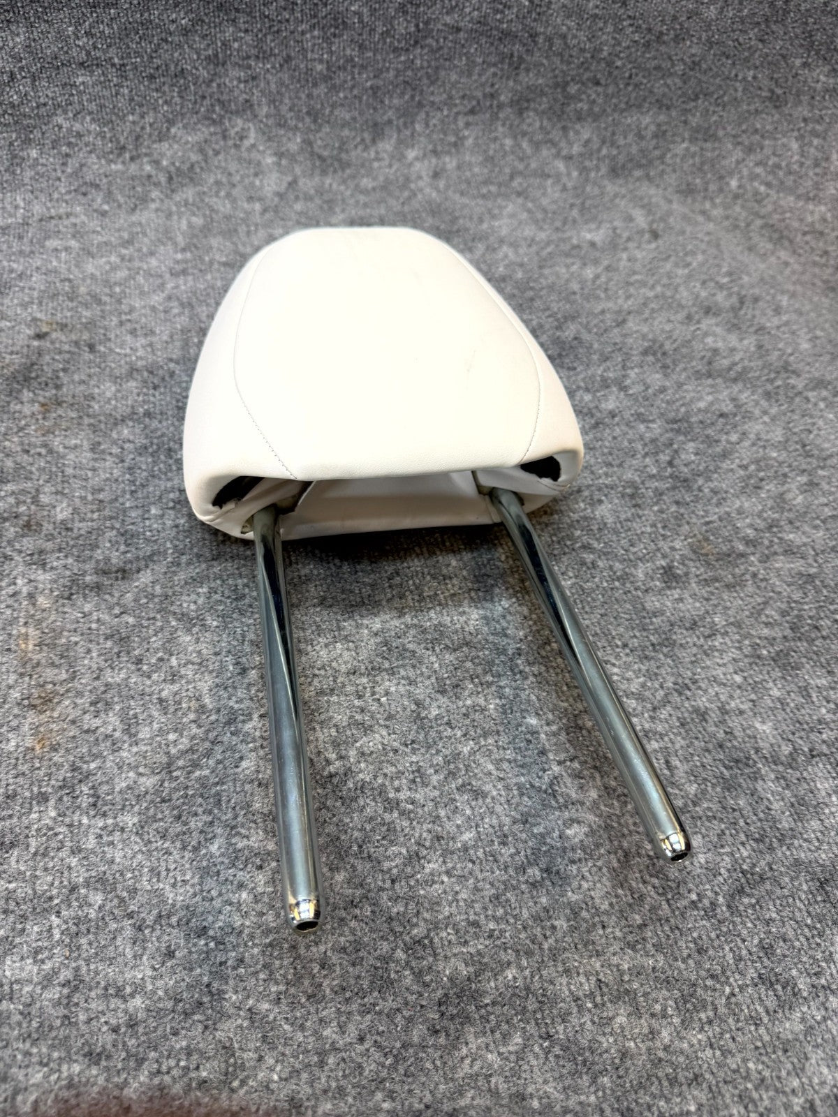 2017 - 2024 TESLA MODEL Y/3 FRONT LEFT OR RIGHT HEADREST WHITE OEM, 1623801-00-A