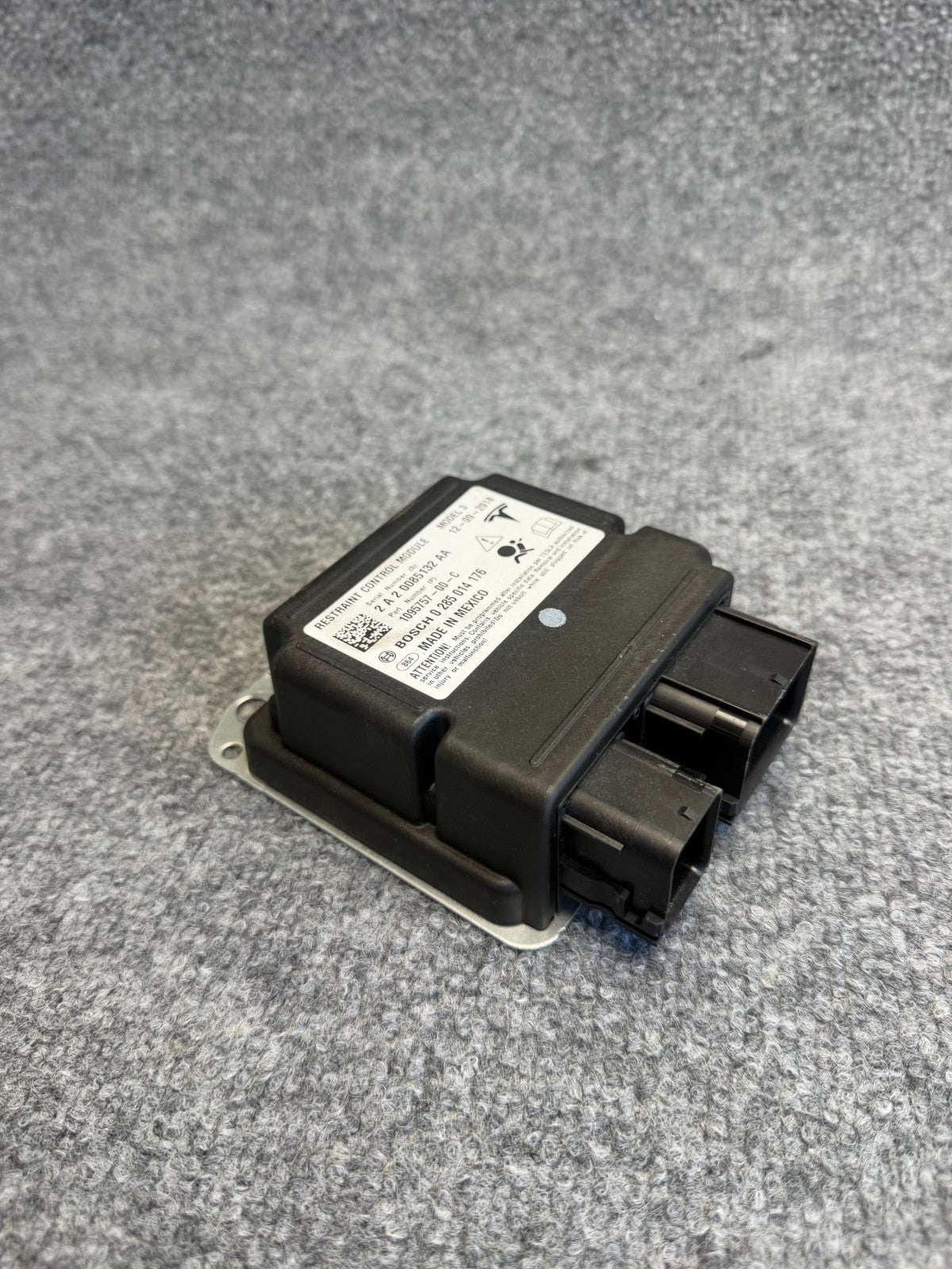 2017-2023 TESLA MODEL 3 SAFETY RESTRAINT COMPUTER CONTROL MODULE OEM