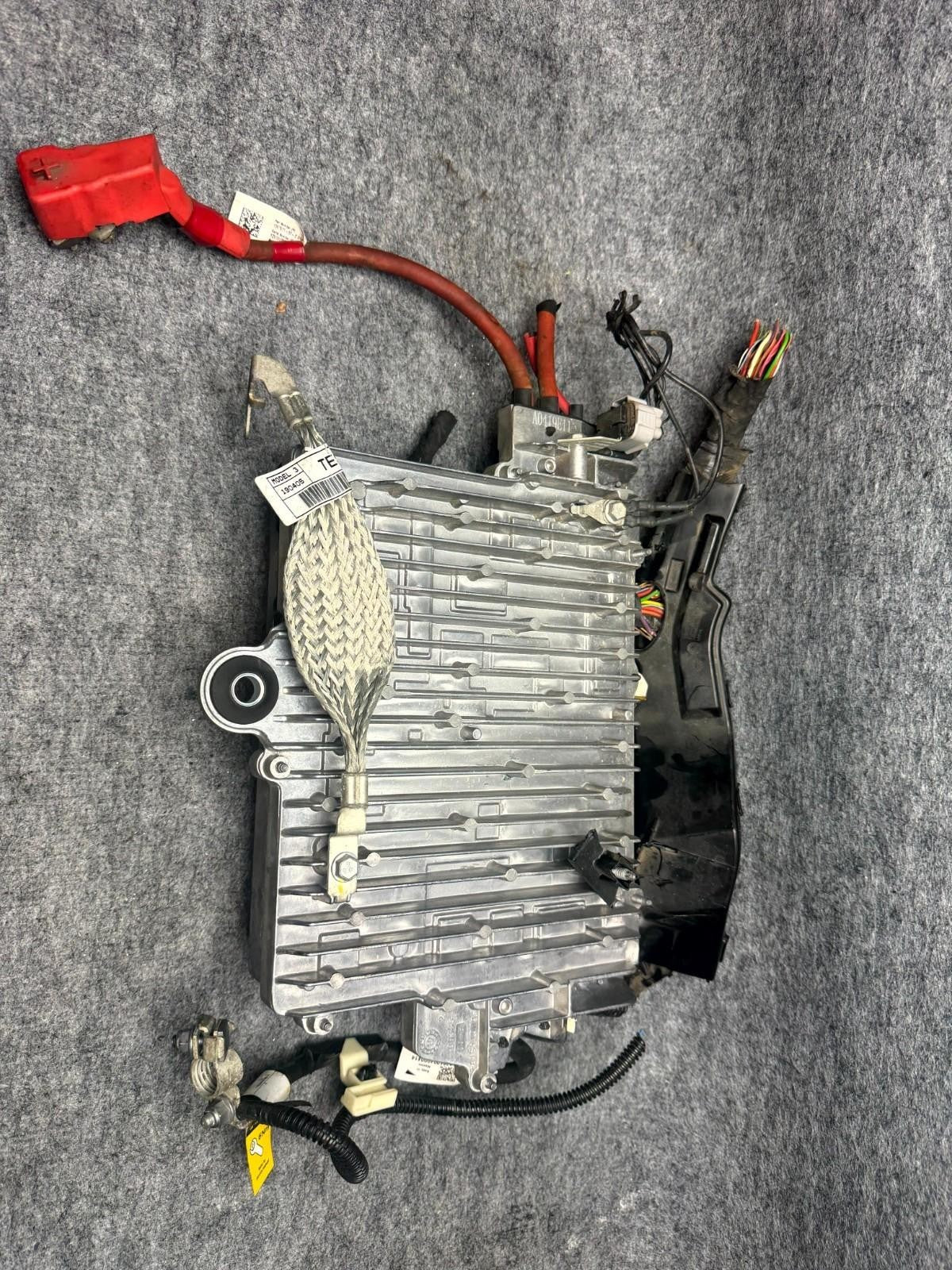 ♦️17-23 TESLA MODEL 3 FRONT SUSPENSION COMFORT CONTROL MODULE OEM, 1112485-00-A
