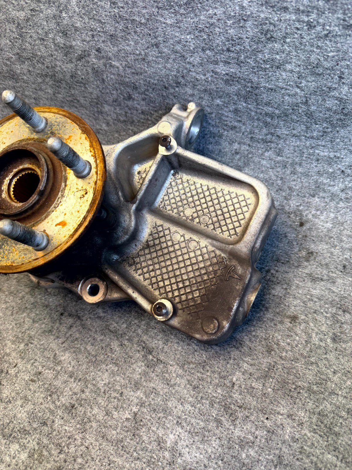 ♦️2012 - 2020 TESLA MODEL S FRONT RIGHT SIDE KNUCKLE WHEEL HUB OEM, 1030606-00-D