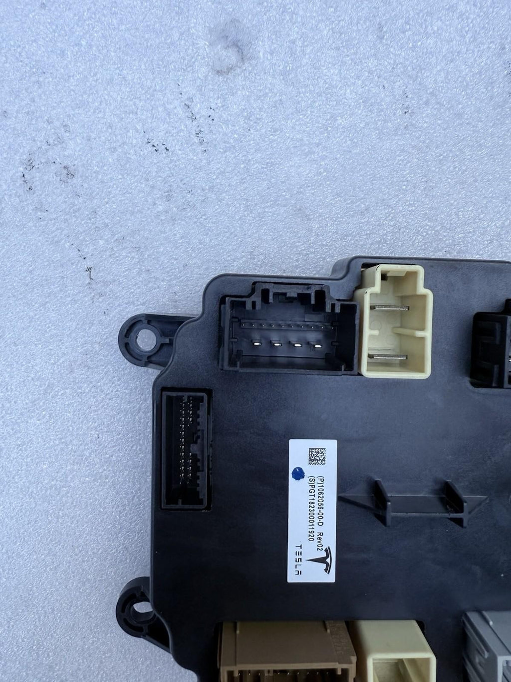 ♦️16-24 TESLA MODEL X REAR FALCON DOOR CONTROL MODULE UNIT OEM, 1062056-00-D