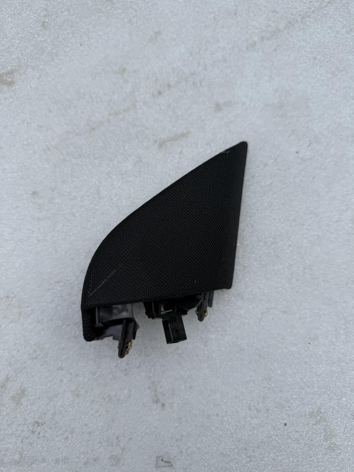 ♦️17-23 TESLA MODEL 3 FRONT RIGHT AUDIO TWEETER SPEAKER COVER OEM, 1095686-00-F