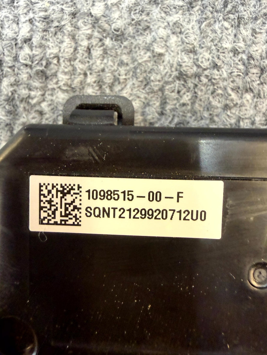2020-2024 TESLA MODEL Y FRONT RIGHT SEAT COMPUTER CONTROL MODULE OEM, 1098515-00