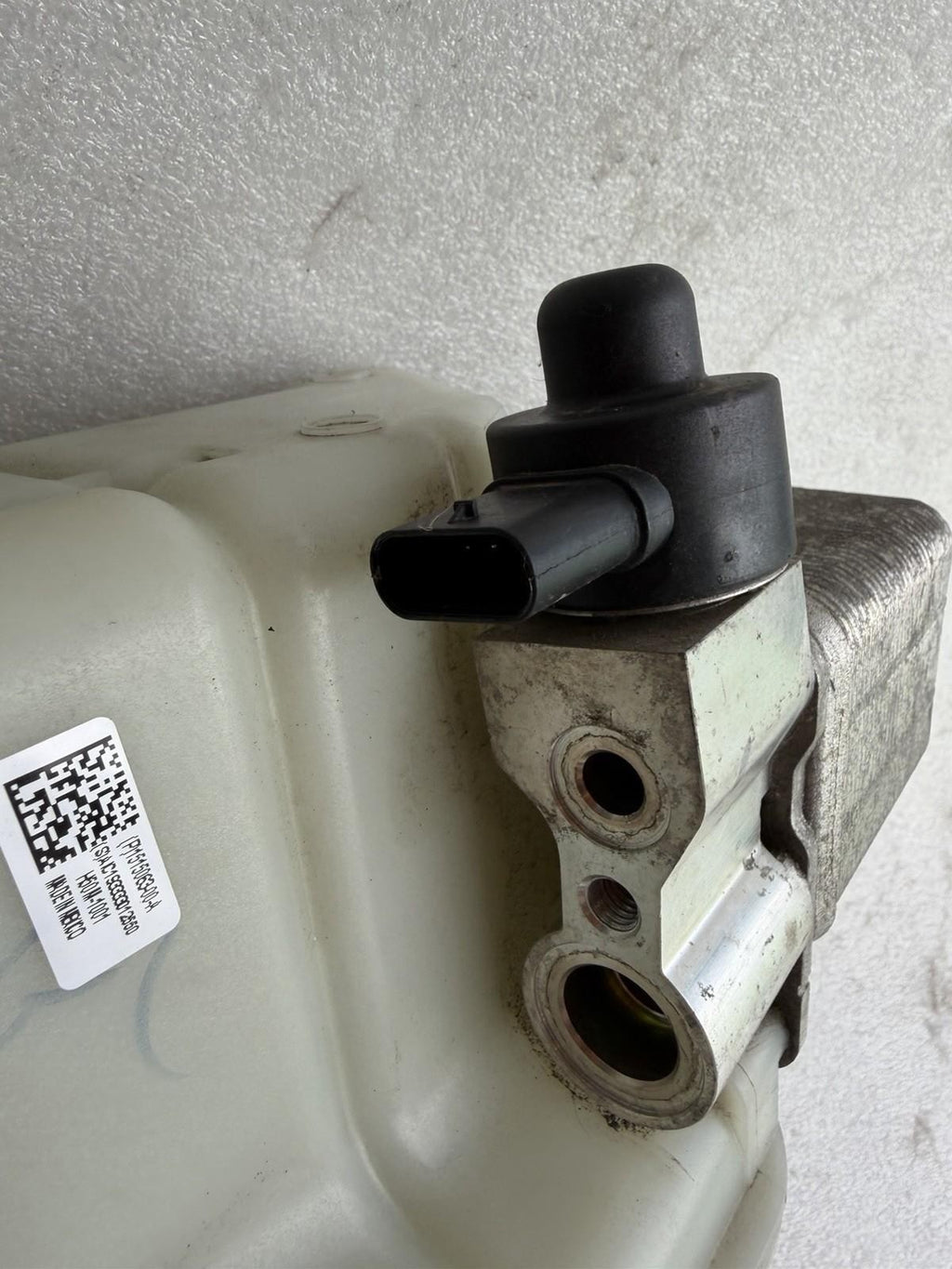♦️2017 - 2023 TESLA MODEL 3 COOLANT EXPANSION TANK WITH PUMP OEM, 1097016-00-D