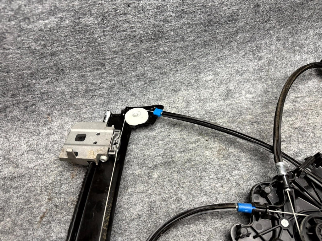 ♦️2017-2023 TESLA MODEL 3 FRONT LEFT WINDOW REGULATOR W/ MOTOR OEM, 1096620-14-J