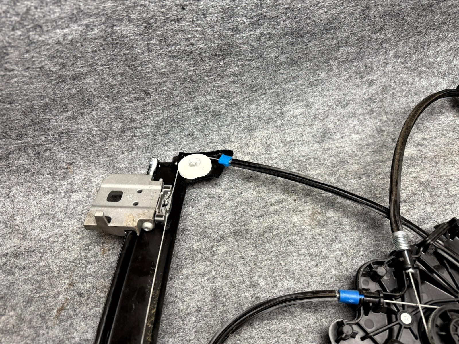 ♦️2017-2023 TESLA MODEL 3 FRONT LEFT WINDOW REGULATOR W/ MOTOR OEM, 1096620-14-J