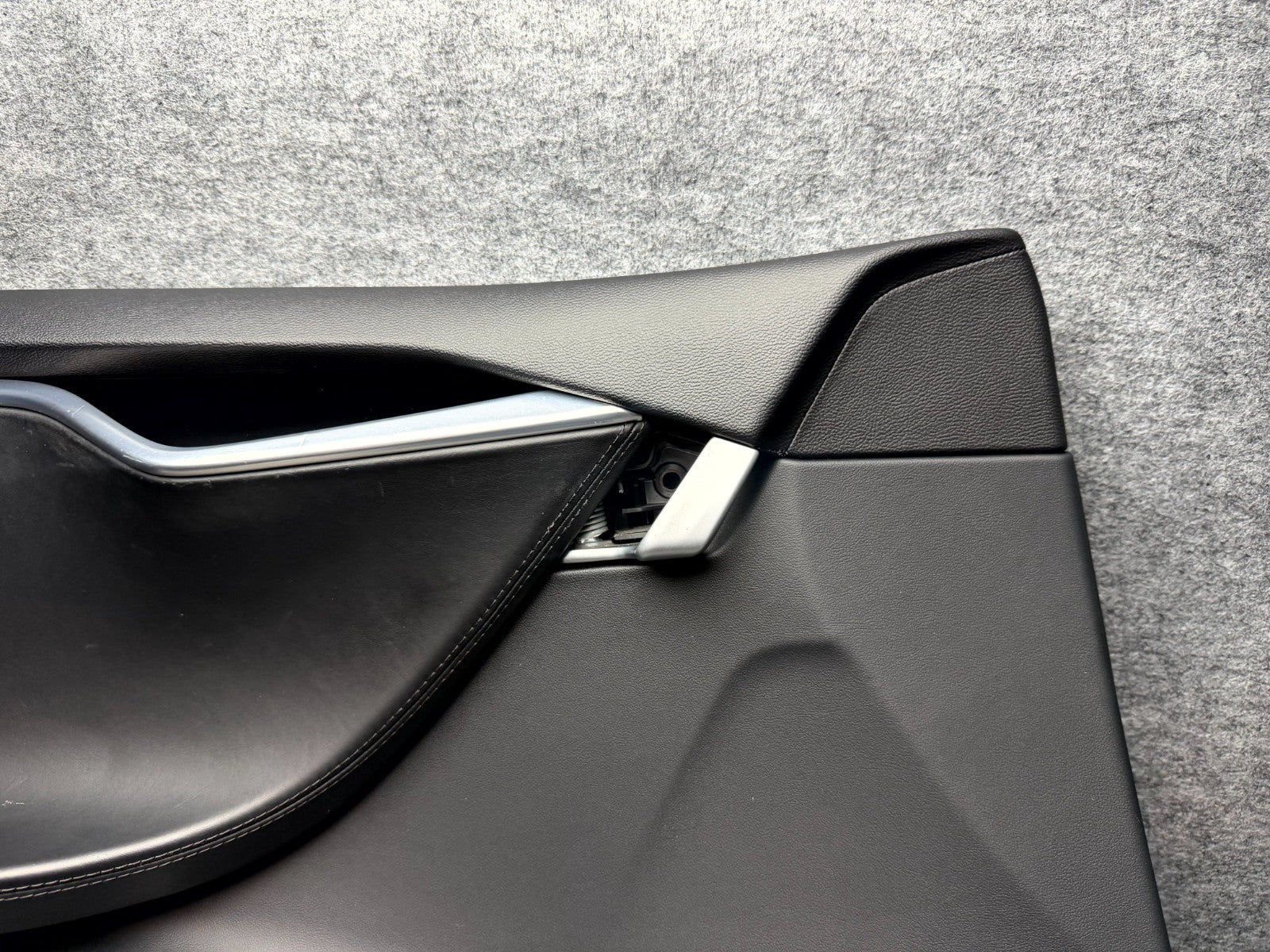 ♦️12-20 TESLA MODEL S FRONT LEFT SIDE INTERIOR DOOR PANEL TRIM OEM, 6006071-09-L