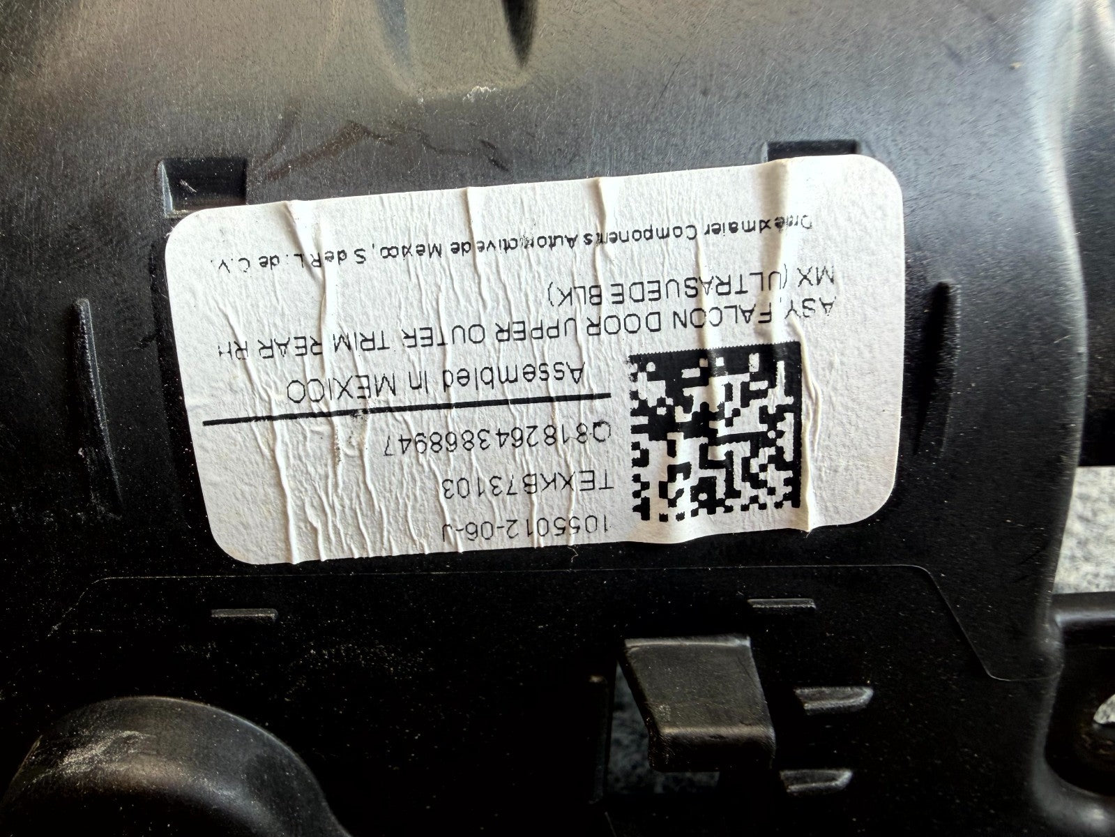 ♦️16-20 TESLA MODEL X REAR RIGHT SIDE FALCON DOOR TRIM COVER OEM, 1055012-06-J