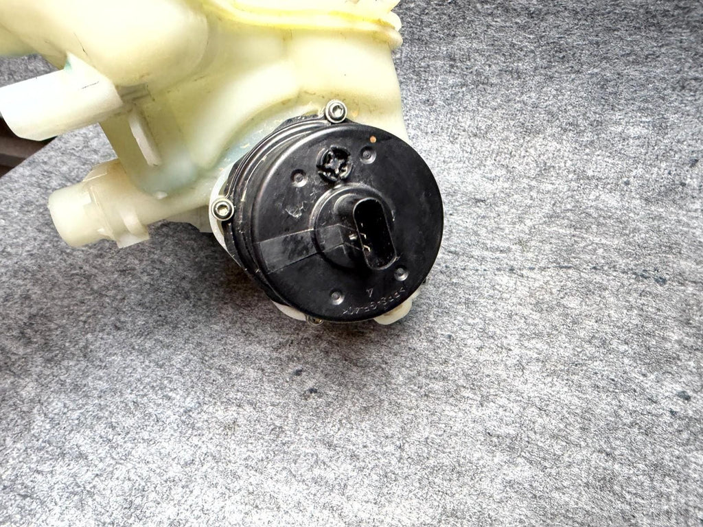♦️2017-2023 TESLA MODEL 3 COOLANT EXPANSION TANK WITH PUMP OEM 1097016-00-D