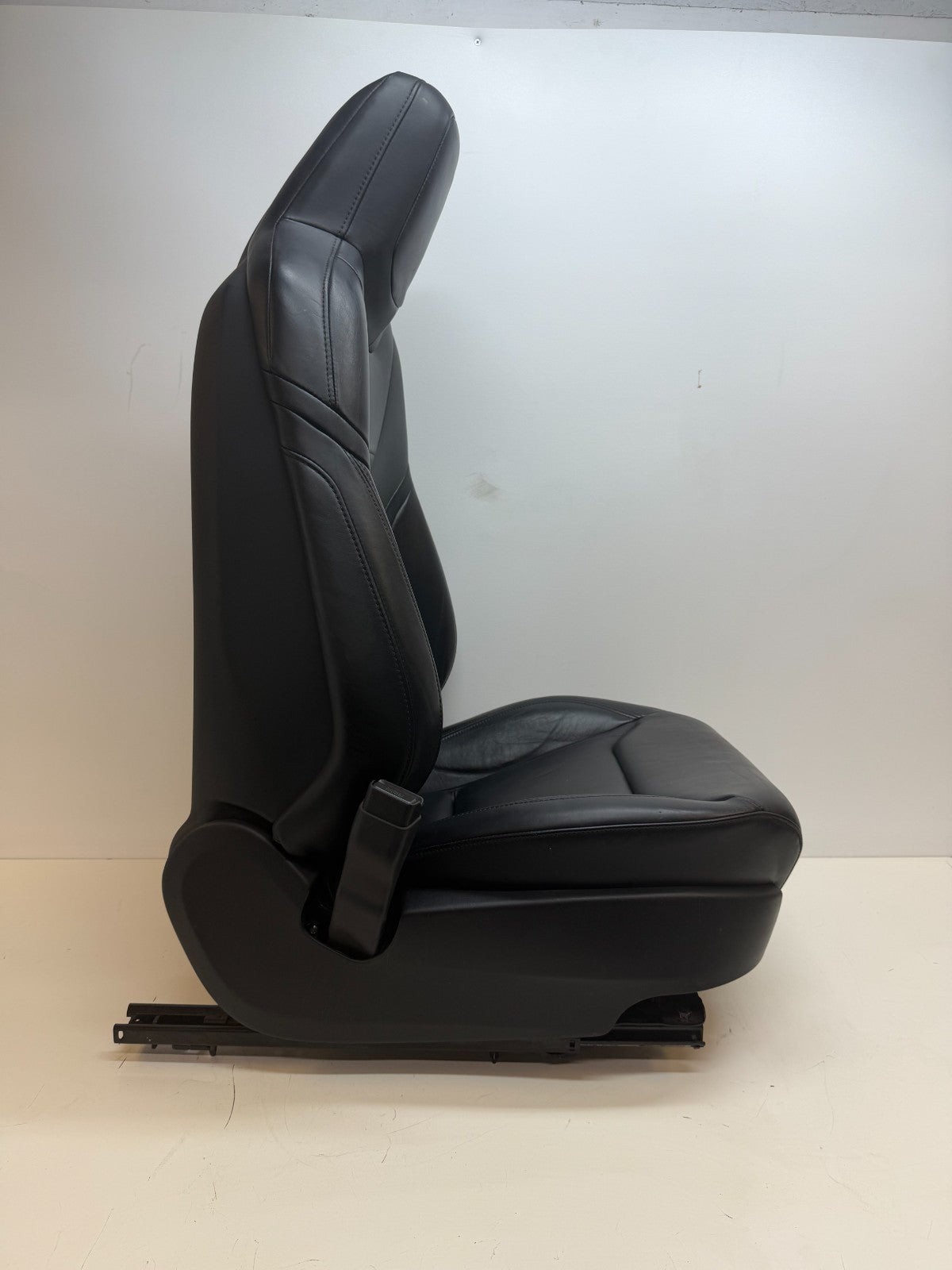 2017-2020 TESLA MODEL S FRONT LEFT DRIVER SEAT ASSEMBLY AG130088-E