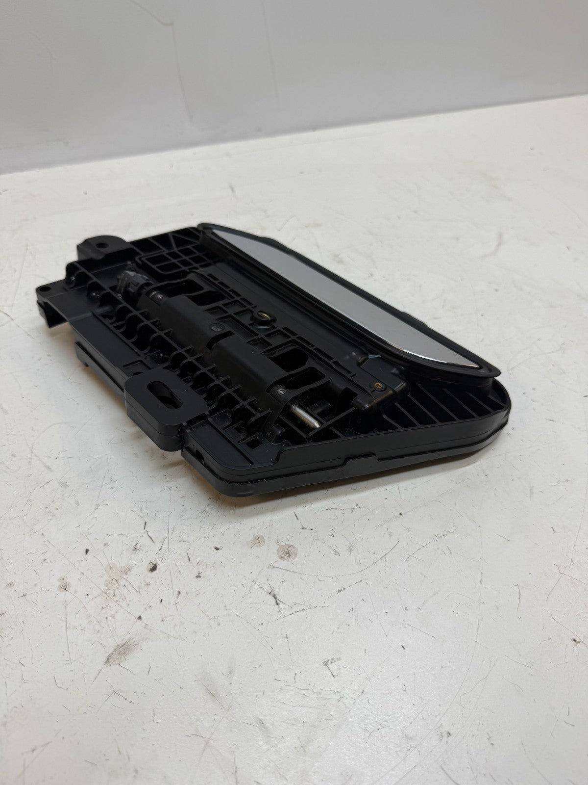 2016-2020 Tesla Model S Front Left Driver Side Exterior Door Handle 1100299-00-A