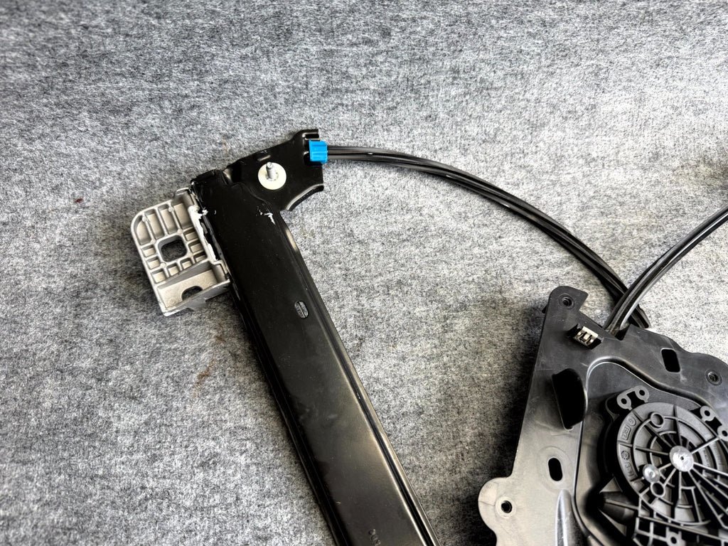 ♦️2017-2023 TESLA MODEL 3 FRONT LEFT SIDE DOOR WINDOW REGULATOR OEM, 109662014J