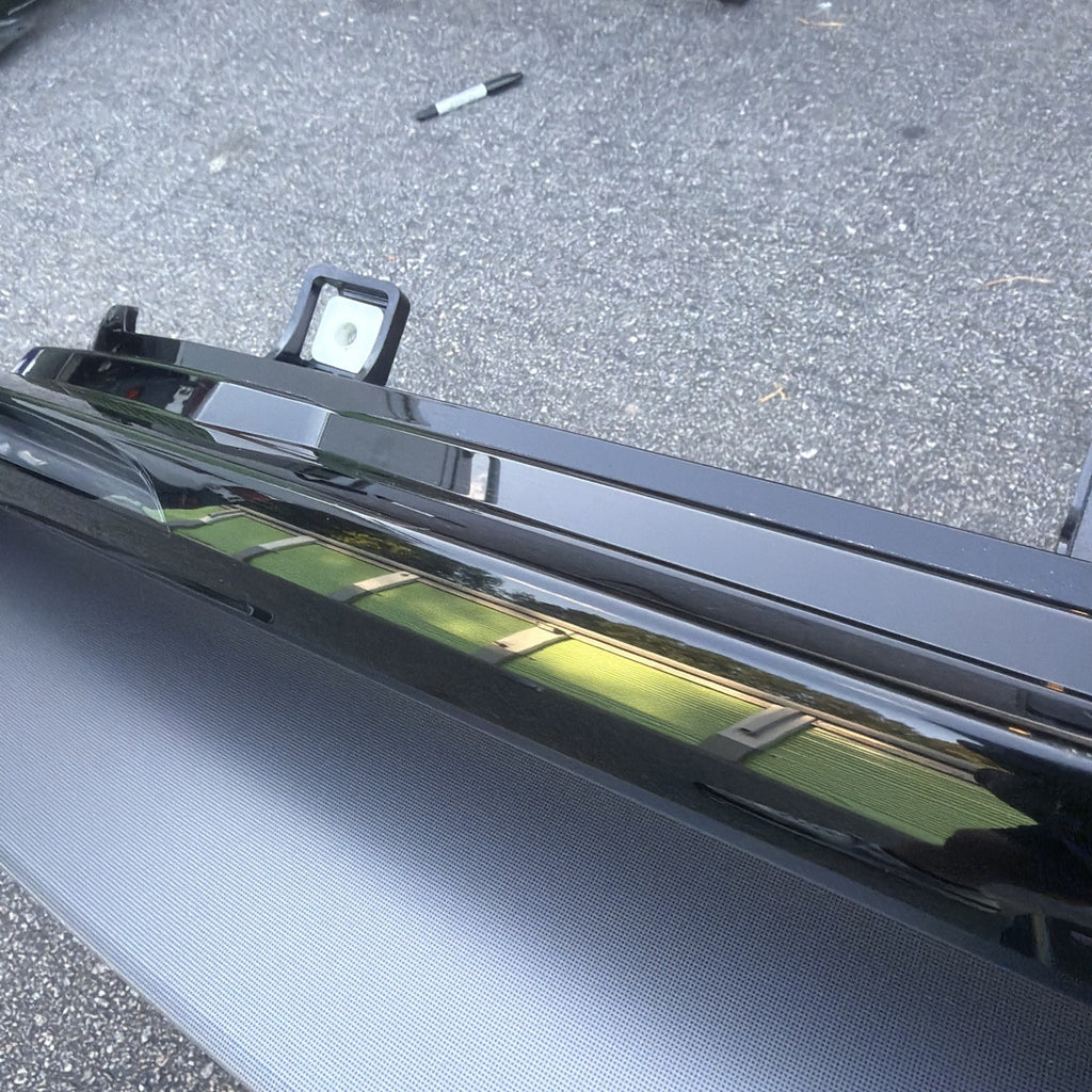 2025-2026 Tesla Model Y Liftgate Lamp OEM Rear Trunk Light 2004606-00-B