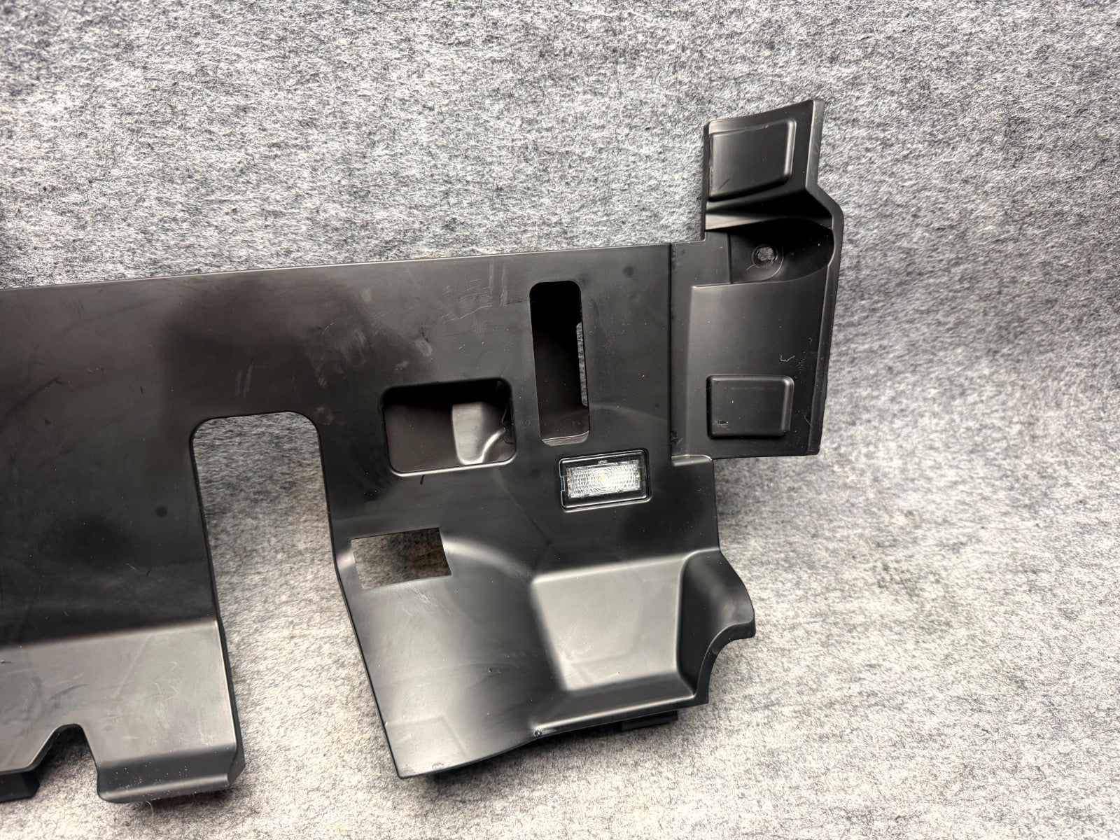 ♦️12-20 TESLA MODEL S FRONT LEFT FOOT WELL AIR DUCT TRIM COVER OEM, 6007446-00-H