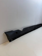 20-24 TESLA MODEL Y LEFT SIDE SKIRT ROCKER PANEL MOLDING CARRIER BRACKET