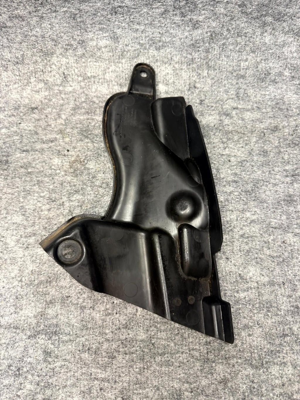 ♦️17-23 TESLA MODEL 3 FRONT RIGHT SIDE STRUT SHOCK TOWER COVER OEM, 1081695-00-A