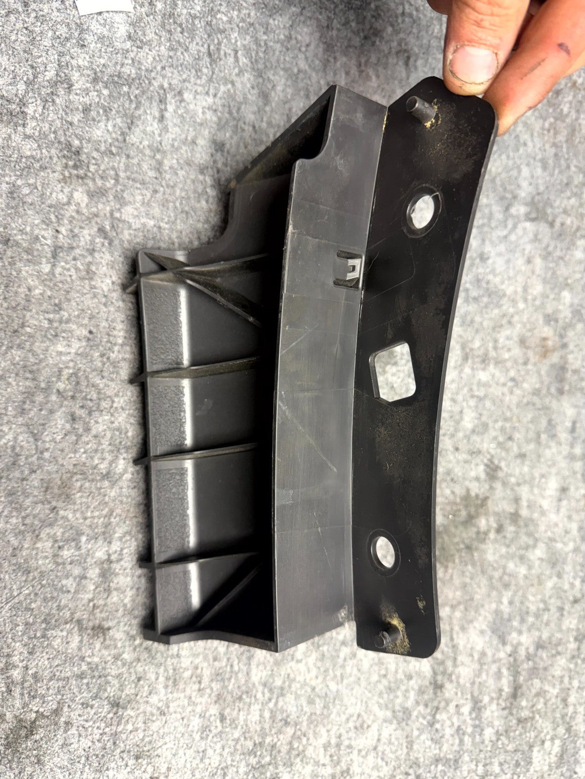 ♦️17-23 TESLA MODEL 3 FRONT LEFT UPPER BUMPER SUPPORT BRACKET OEM, 1084169-00-B