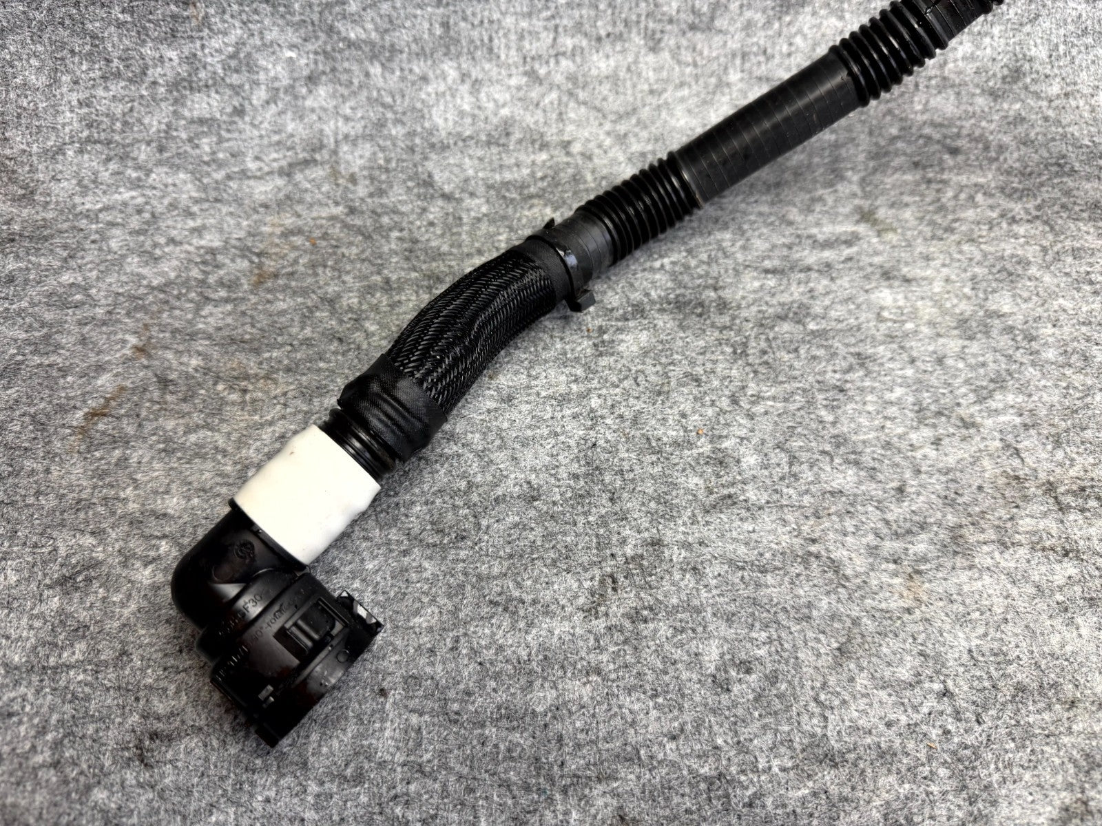♦️17-23 TESLA MODEL 3 FRONT RADIATOR OUTLET COOLING PIPE HOSE OEM, 1077589-00-E