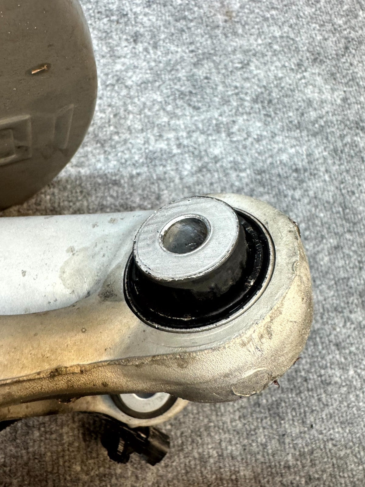 2017 - 2023 TESLA MODEL 3 REAR LEFT SIDE SPINDLE KNUCKLE HUB OEM, 1044411-00-G