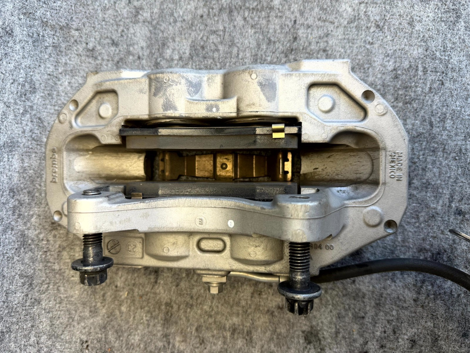 ♦️17-23 TESLA MODEL 3 FRONT RIGHT BRAKE CALIPER W/ BRAKE HOSE LINE OEM,104462200