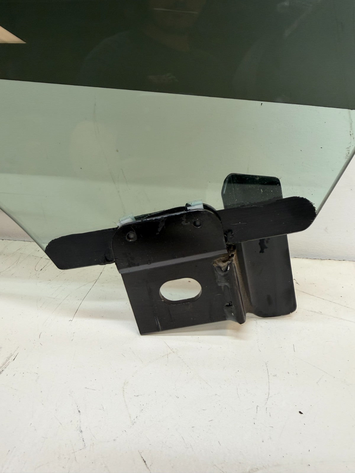 2016-2020 Tesla Model X Front Right Passenger Side Door Window Glass 43R-004530