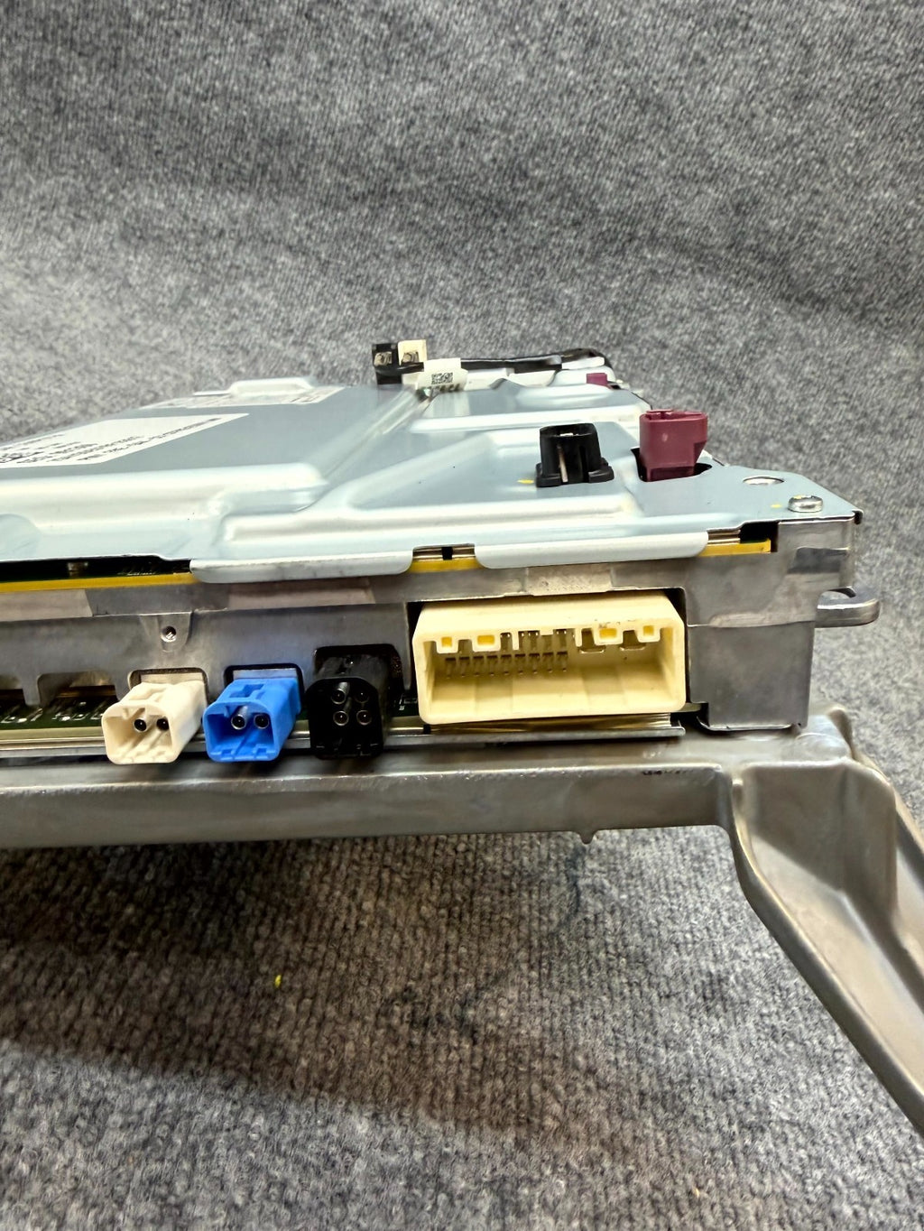 2020-2024 TESLA MODEL Y MCU 4.0 CAR COMPUTER MEDIA CONTROL MODULE OEM, 178741990