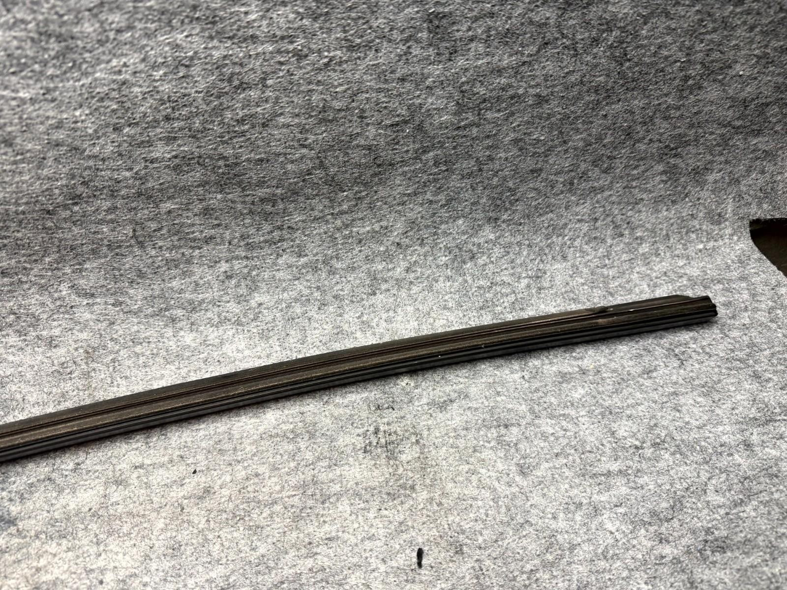 ♦️2017-2023 TESLA MODEL 3 REAR RIGHT WINDOW WEATHERSTRIP TRIM OEM, 1080746-00-D