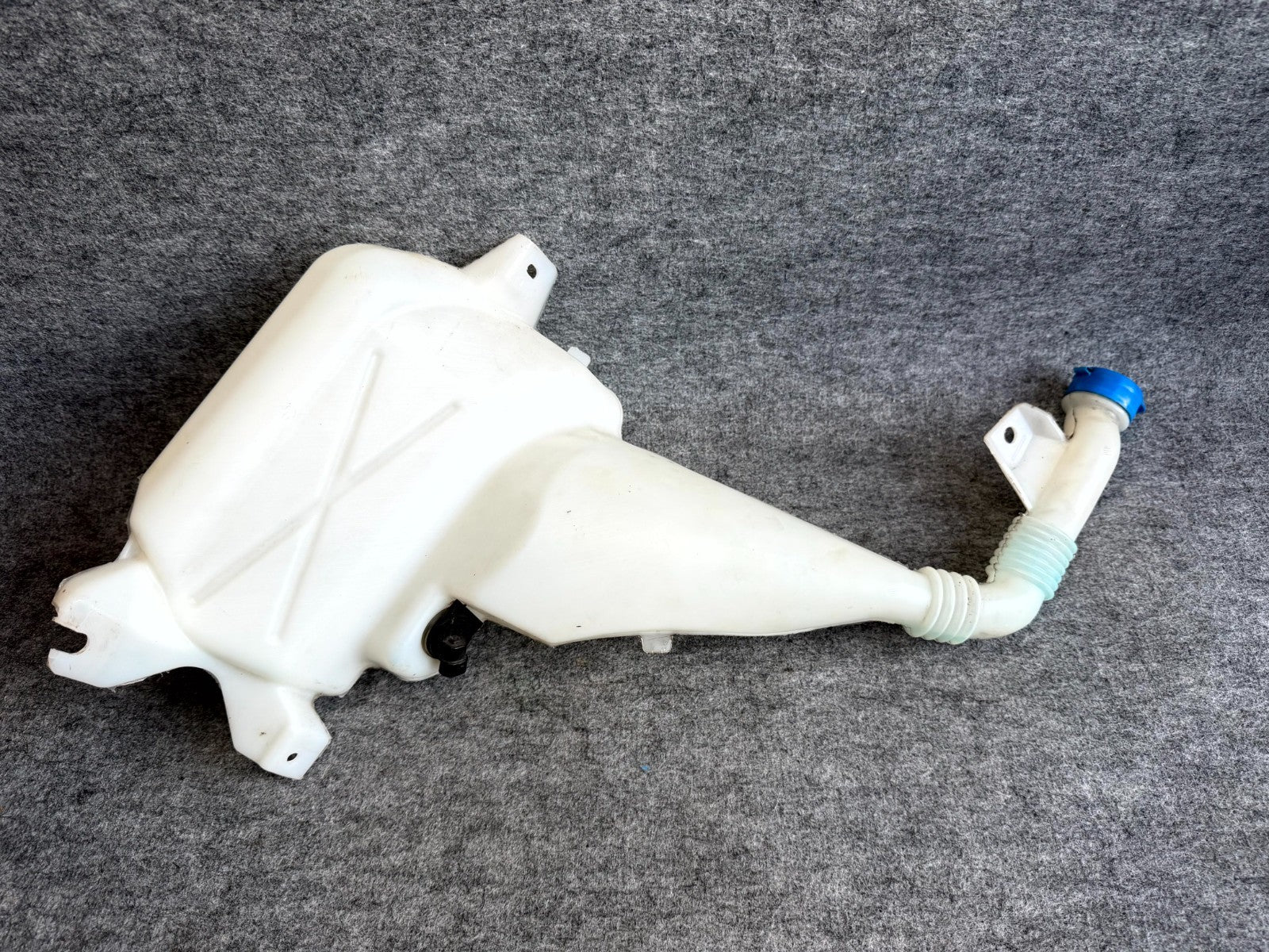 ♦️2012 - 2016 TESLA MODEL S WINDSHIELD WASHER RESERVOIR TANK OEM, 1005400-00-B