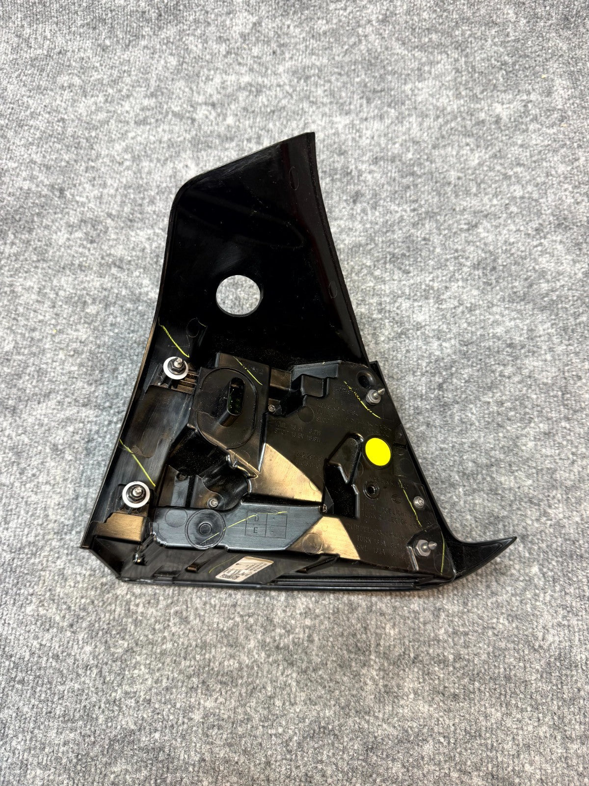 2020 - 2024 TESLA MODEL Y REAR LEFT DRIVER SIDE TAILLIGHT OEM, 1502088-00-D