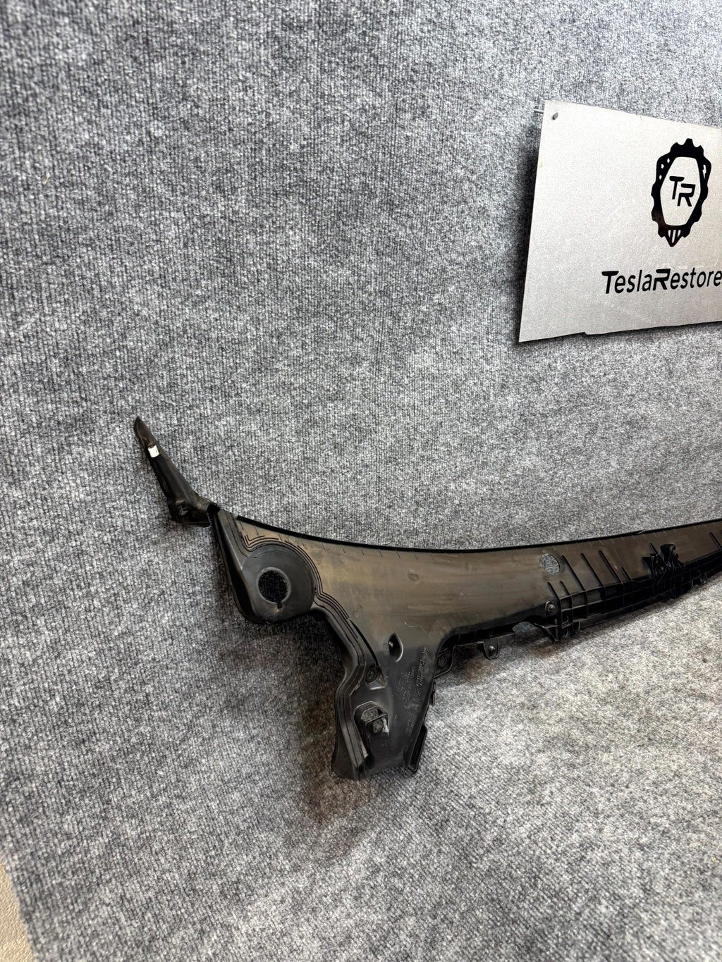 2017-2023 TESLA MODEL 3 FRONT WINDSHIELD COWL COVER SCREEN PANEL OEM, 108167600H