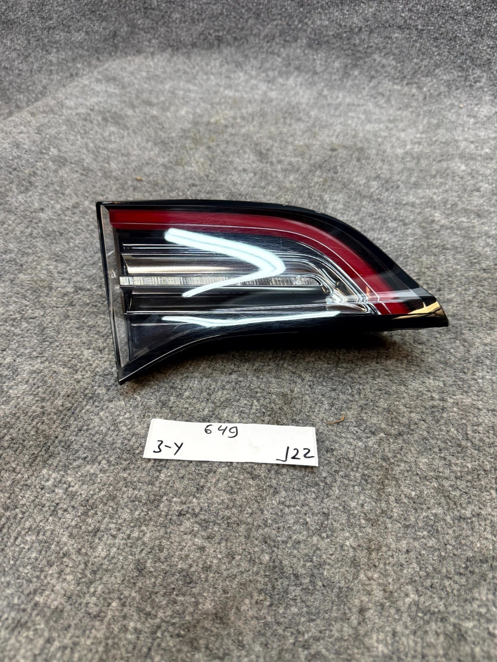 2020-2024 TESLA MODEL Y REAR LEFT SIDE INNER TAIL LIGHT LAMP OEM, 1077401-00-G