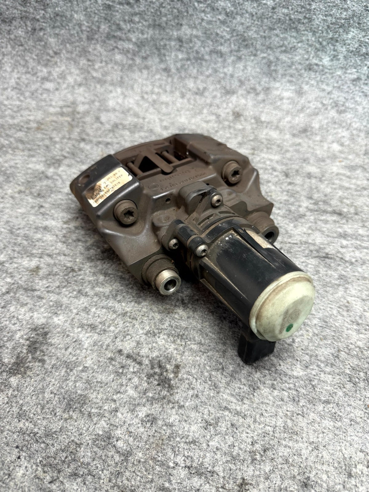 ♦️2012-2020 TESLA MODEL S REAR LEFT SIDE BRAKE CALLIPER BREMBO OEM, 1021252-00-F