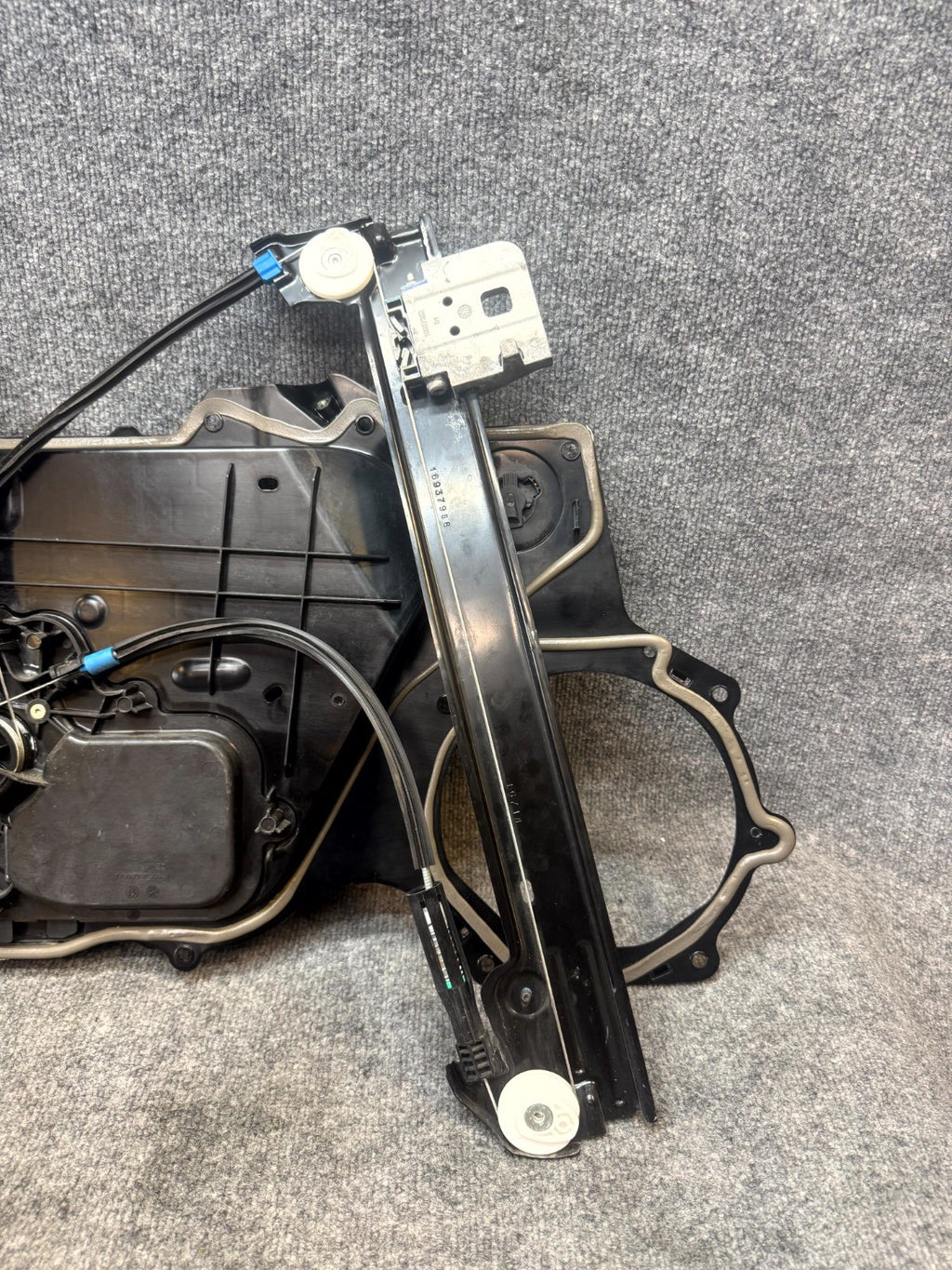 2017-2023 TESLA MODEL 3 FRONT RIGHT DOOR WINDOW REGULATOR & MOTOR OEM 109662110F