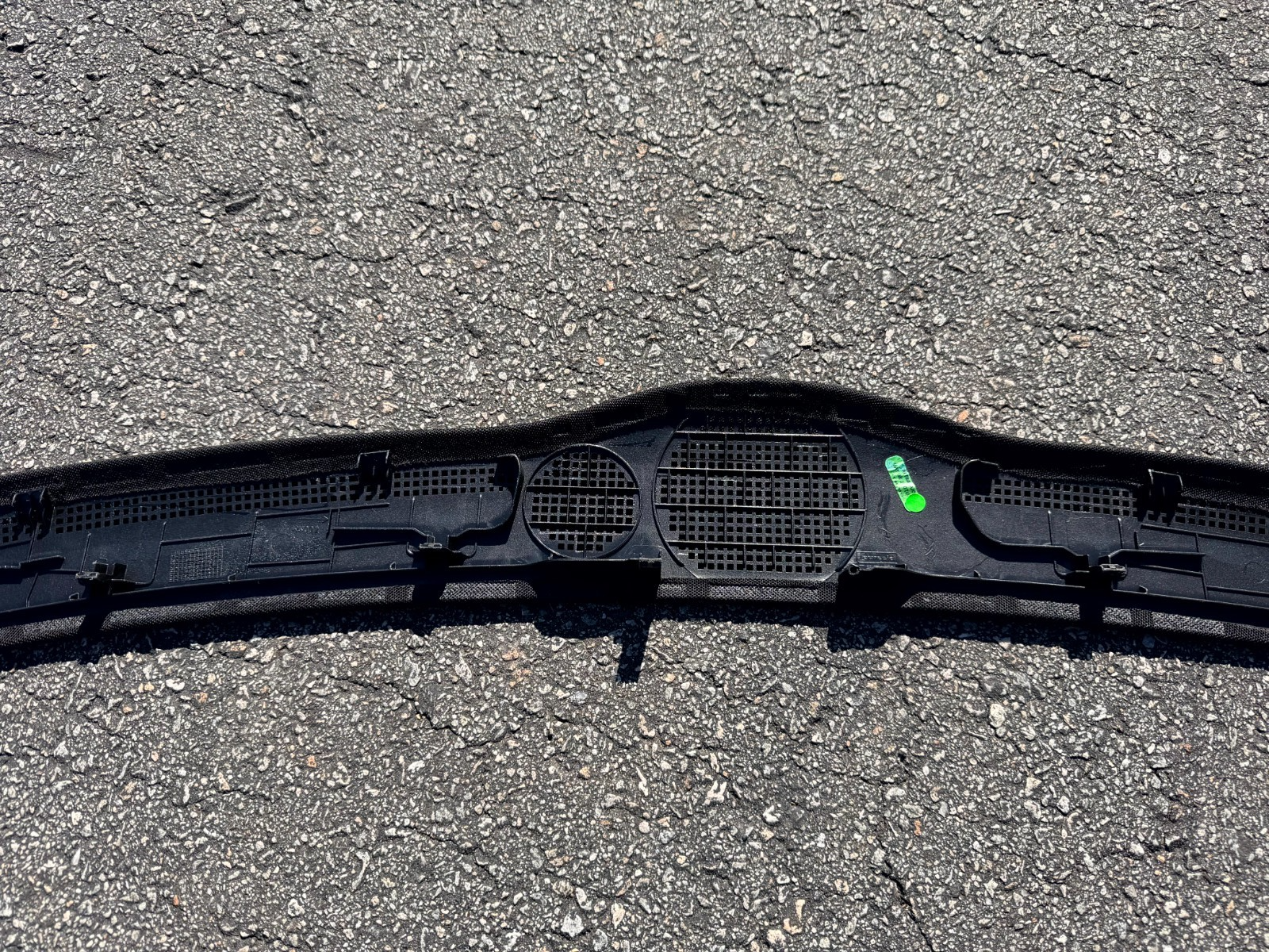 ♦️17-23 TESLA MODEL 3 DASHBOARD INSTRUMENT PANEL SPEAKER GRILLE OEM, 1083390-00