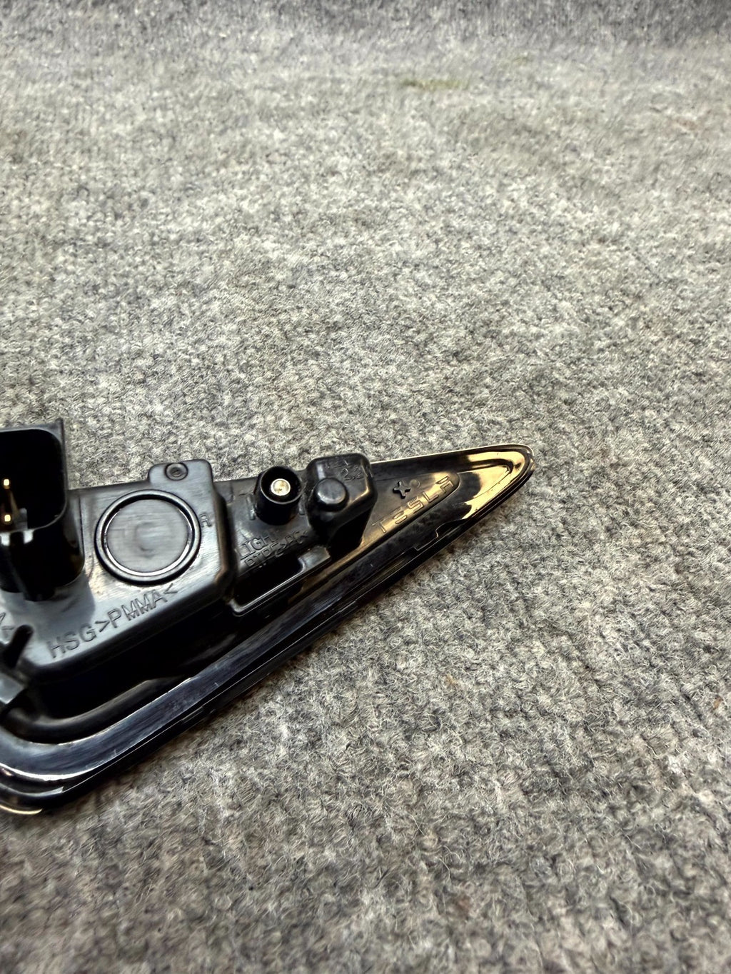 2017–2020 TESLA MODEL 3 RIGHT SIDE FENDER CAMERA SIGNAL OEM, 1125107-77-E