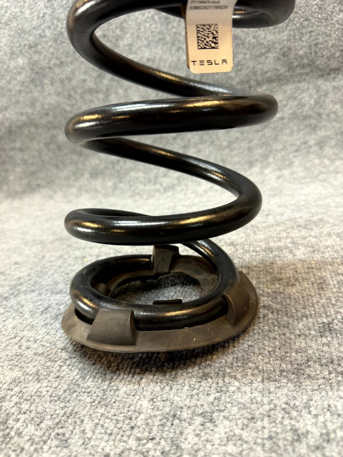 2020-2023 TESLA MODEL Y REAR RIGHT/LEFT SUSPENSION COIL SPRING OEM, 1188476-00-B