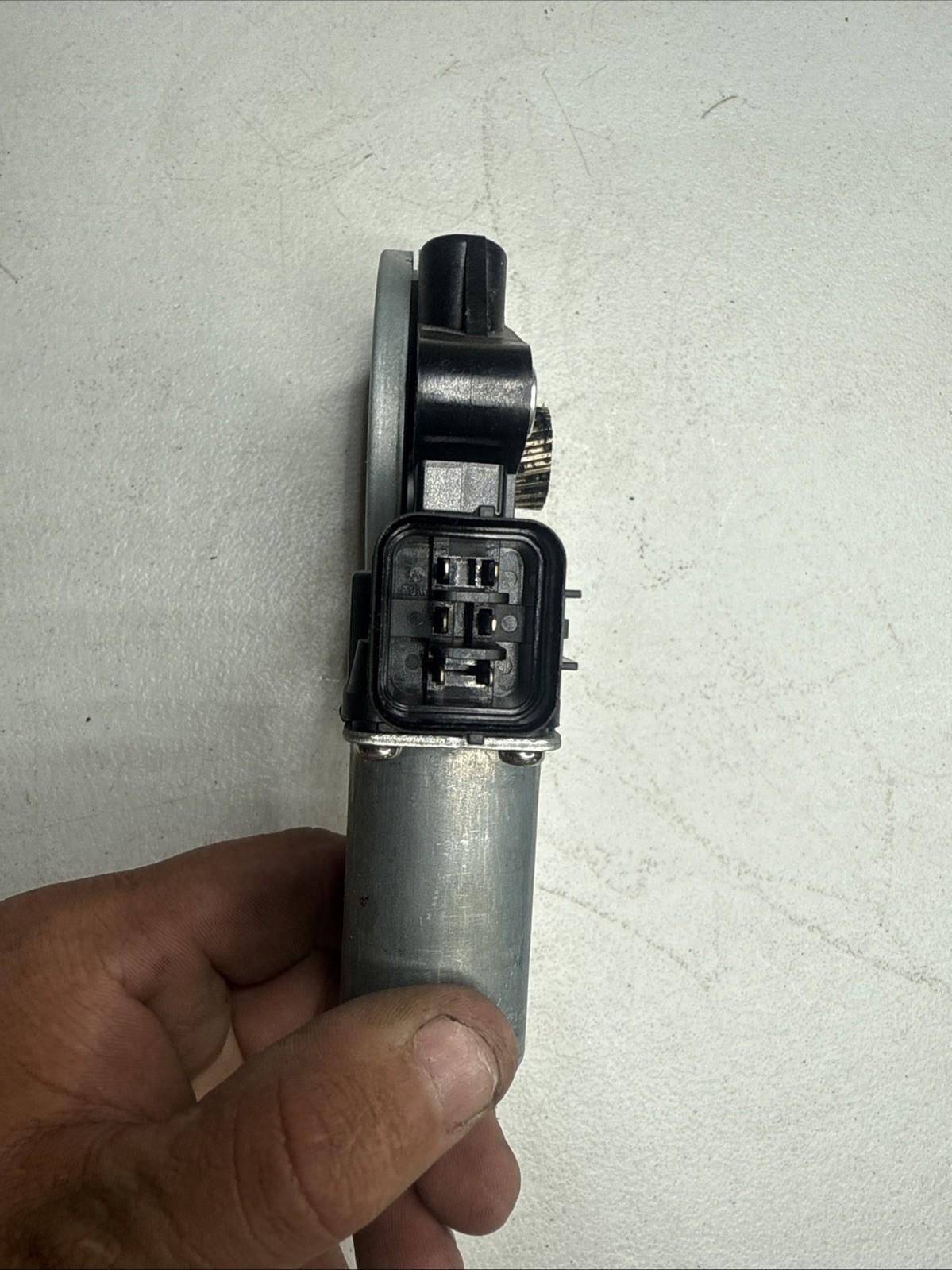 2012-2020 TESLA MODEL S RIGHT SIDE PANORAMIC SUNROOF MOTOR OEM, JN-658VD