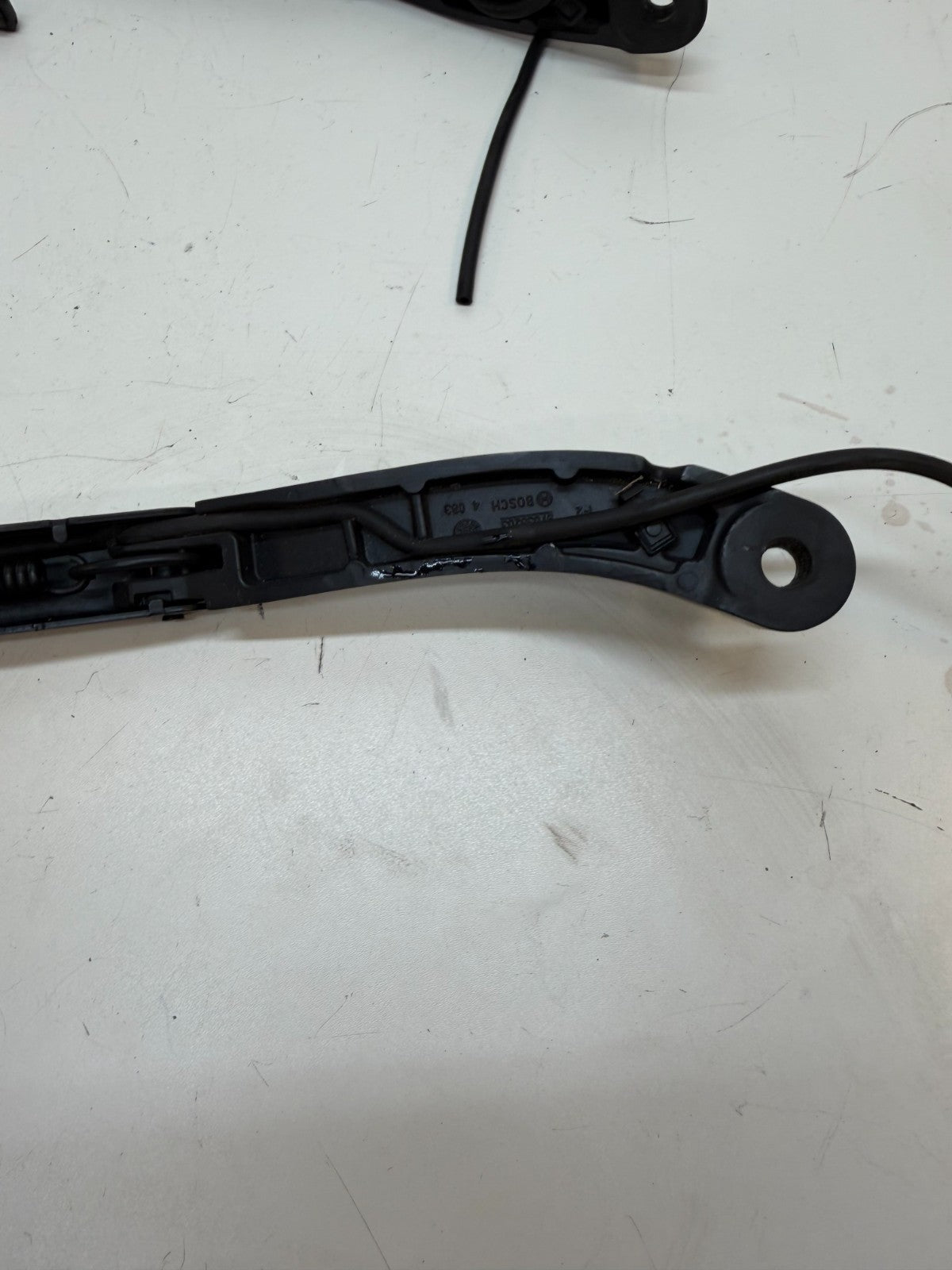 20-24 TESLA MODEL Y FRONT WINDSHIELD LEFT RIGHT WIPER ARM W/ BLADE SET 97036203