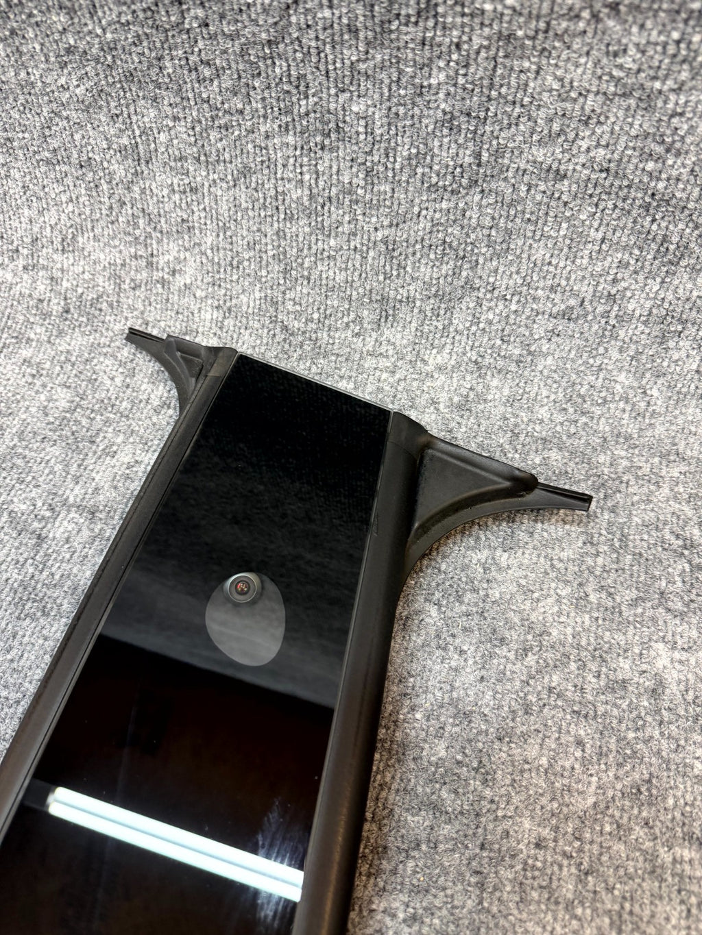 2020-2023 TESLA MODEL Y RIGHT B PILLAR APPLIQUE COVER W/CAMERA OEM, 1785300-00-C