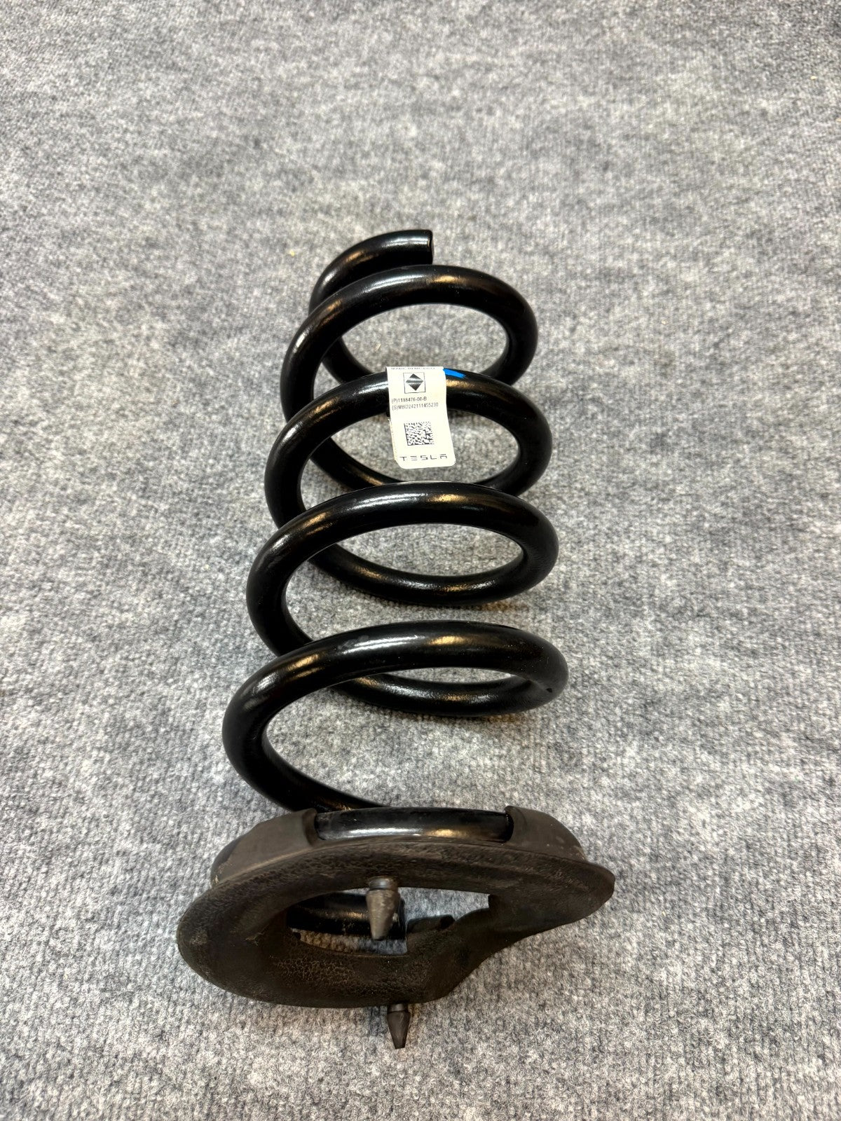 2020-2023 TESLA MODEL Y REAR RIGHT/LEFT SUSPENSION COIL SPRING OEM, 1188476-00-B