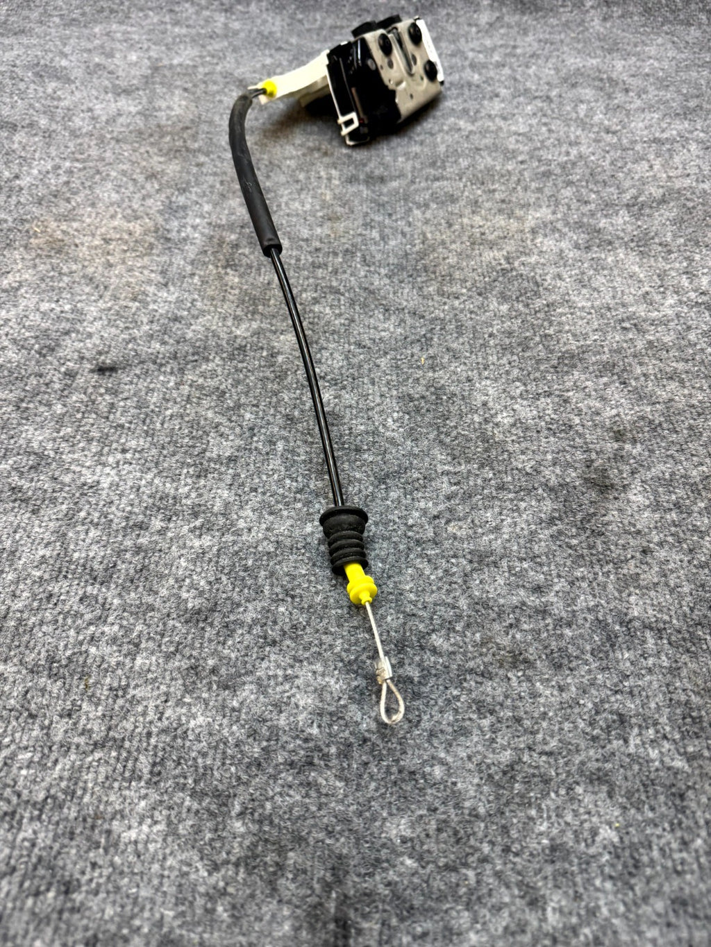 2020 - 2024 TESLA MODEL Y REAR RIGHT SIDE DOOR LOCK ACTUATOR OEM, 1500675-00-A
