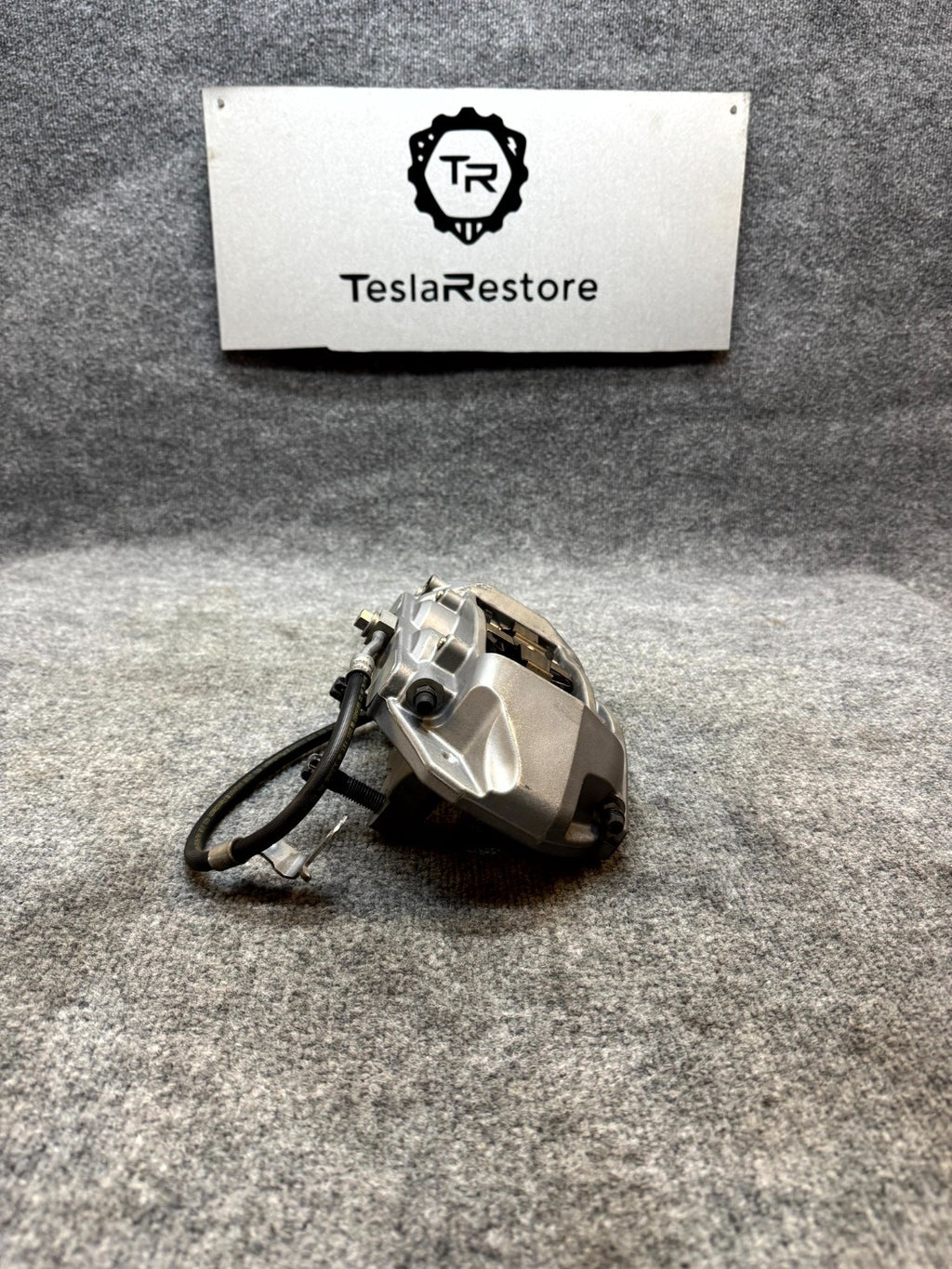 2017 - 2023 TESLA MODEL 3 FRONT LEFT SIDE BRAKE CALLIPER W/HOSE OEM 1044621-00-E