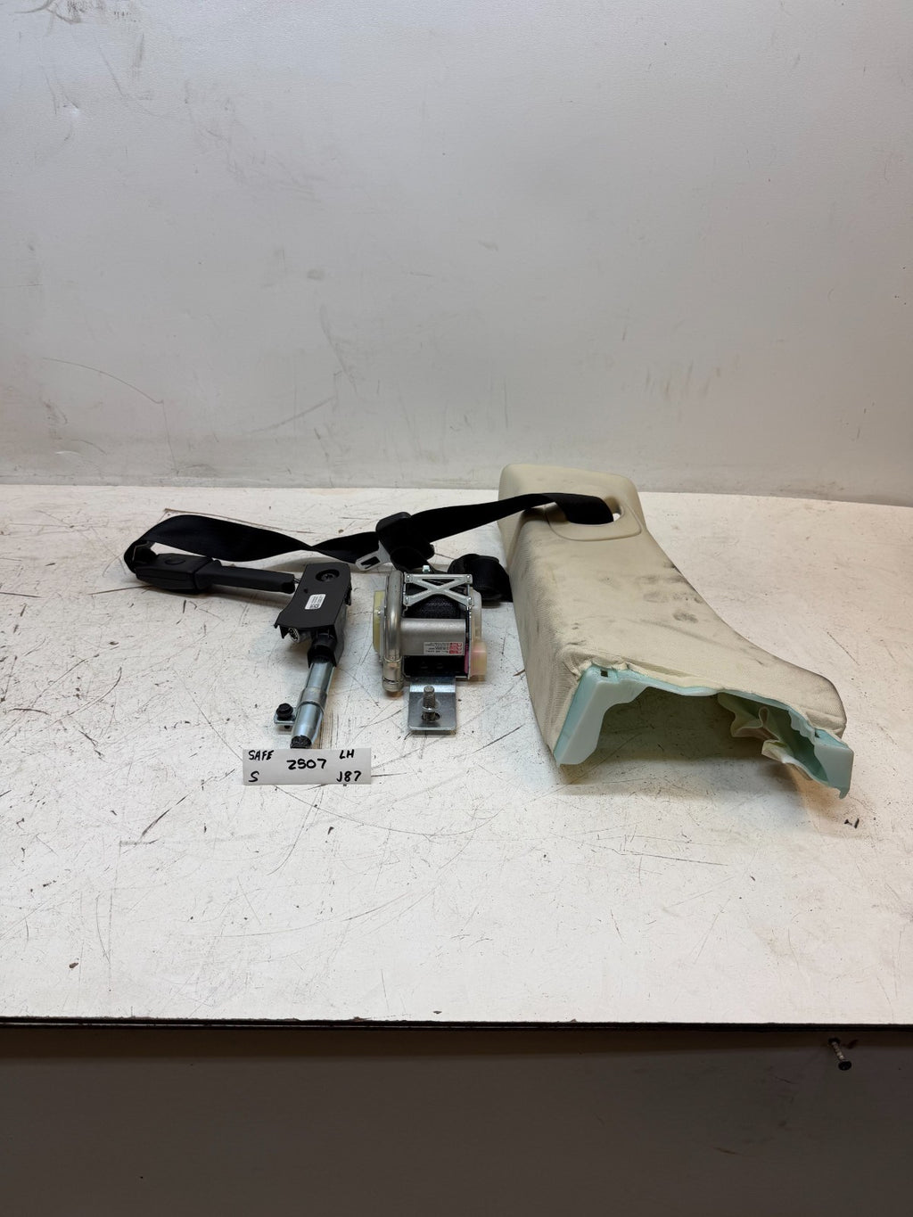 2012-2020 Tesla Model S Front 1st Row Seat Belt & Retractor Left 1019468-02-B