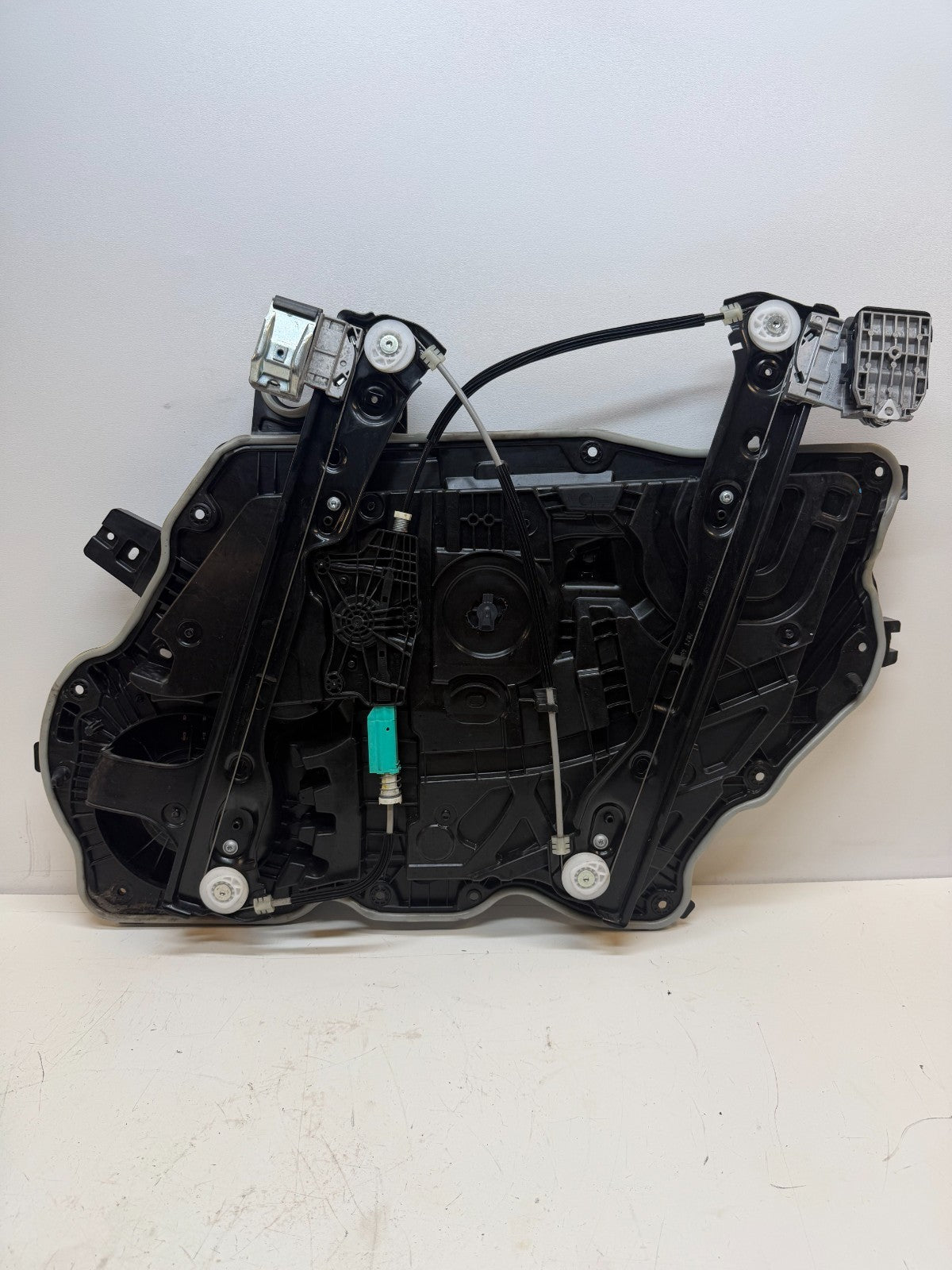 2020-2024 Tesla Model Y Front Left Window Regulator Motor Closeout 1495510-00-J